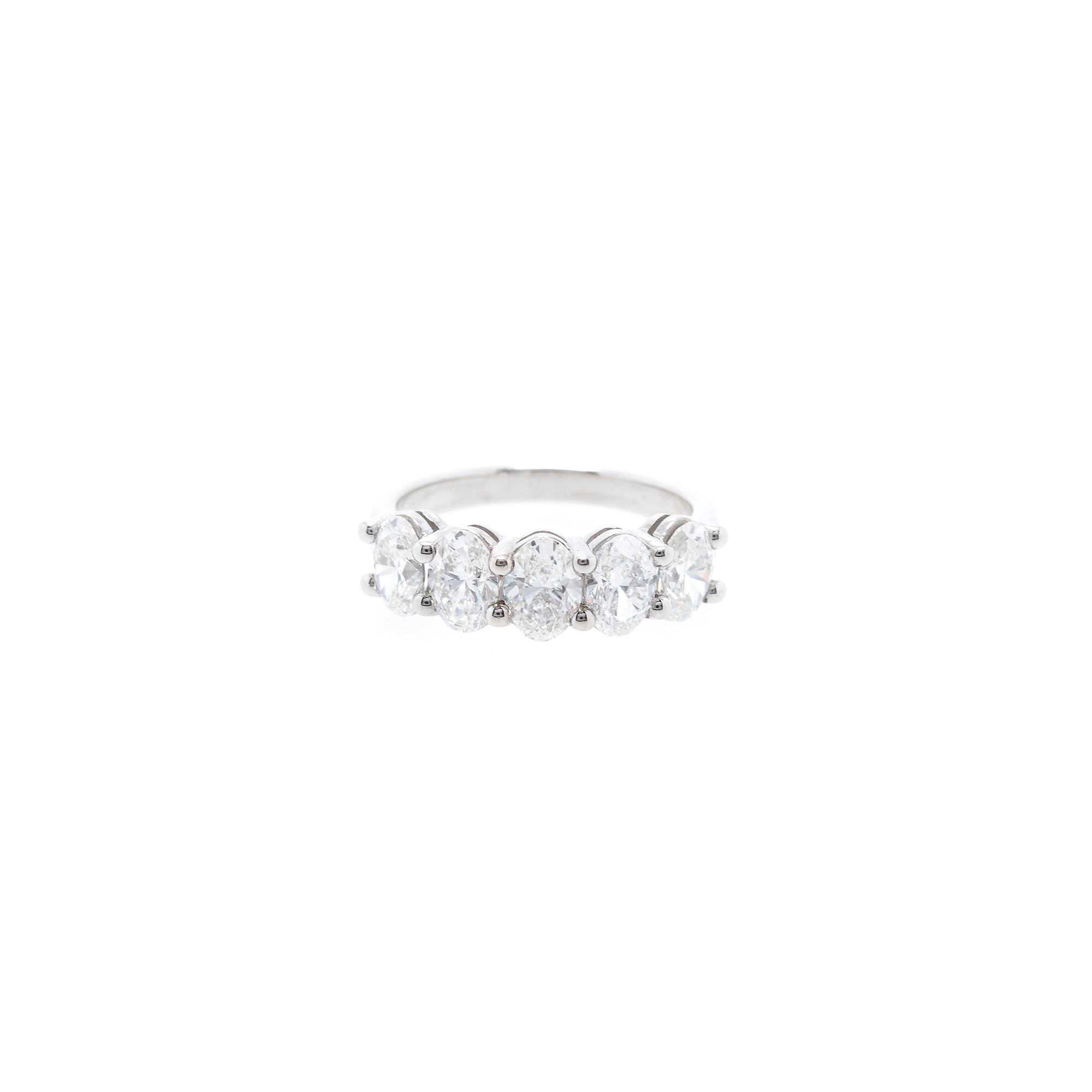 14k White Gold Oval Shaped Diamond Band Ring