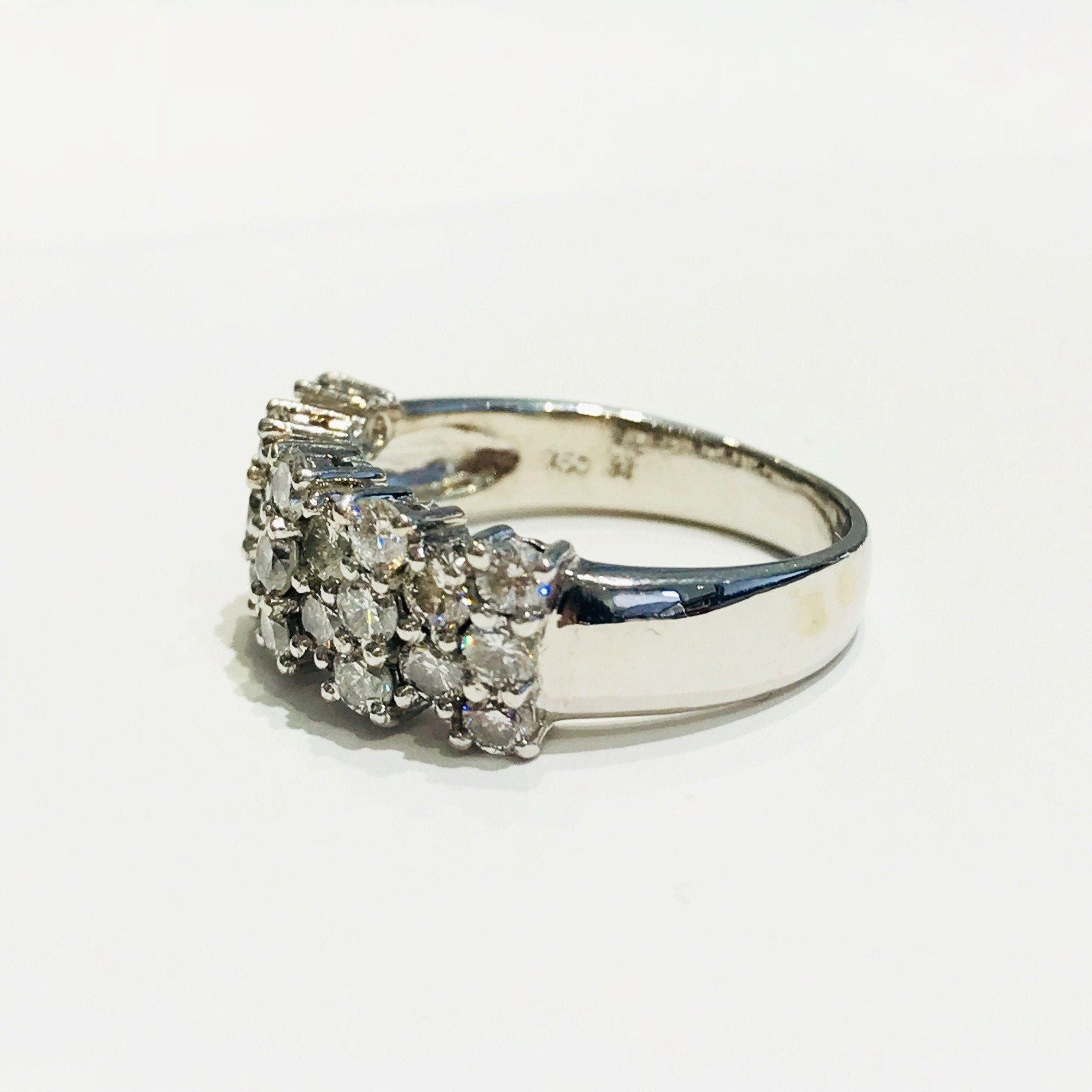 18 Karat White Gold Diamond Ring