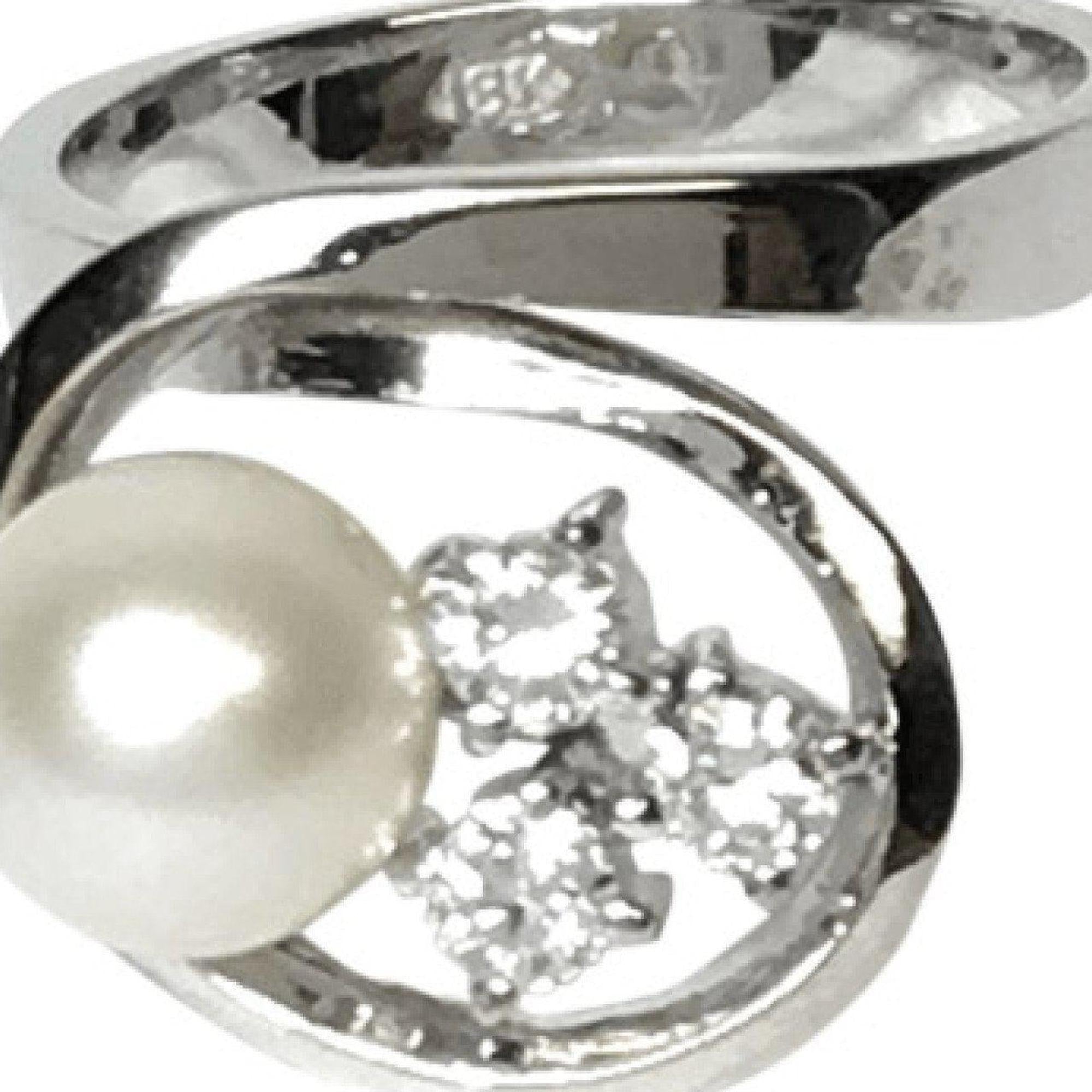 18K White Gold Pearl and Diamond Ring