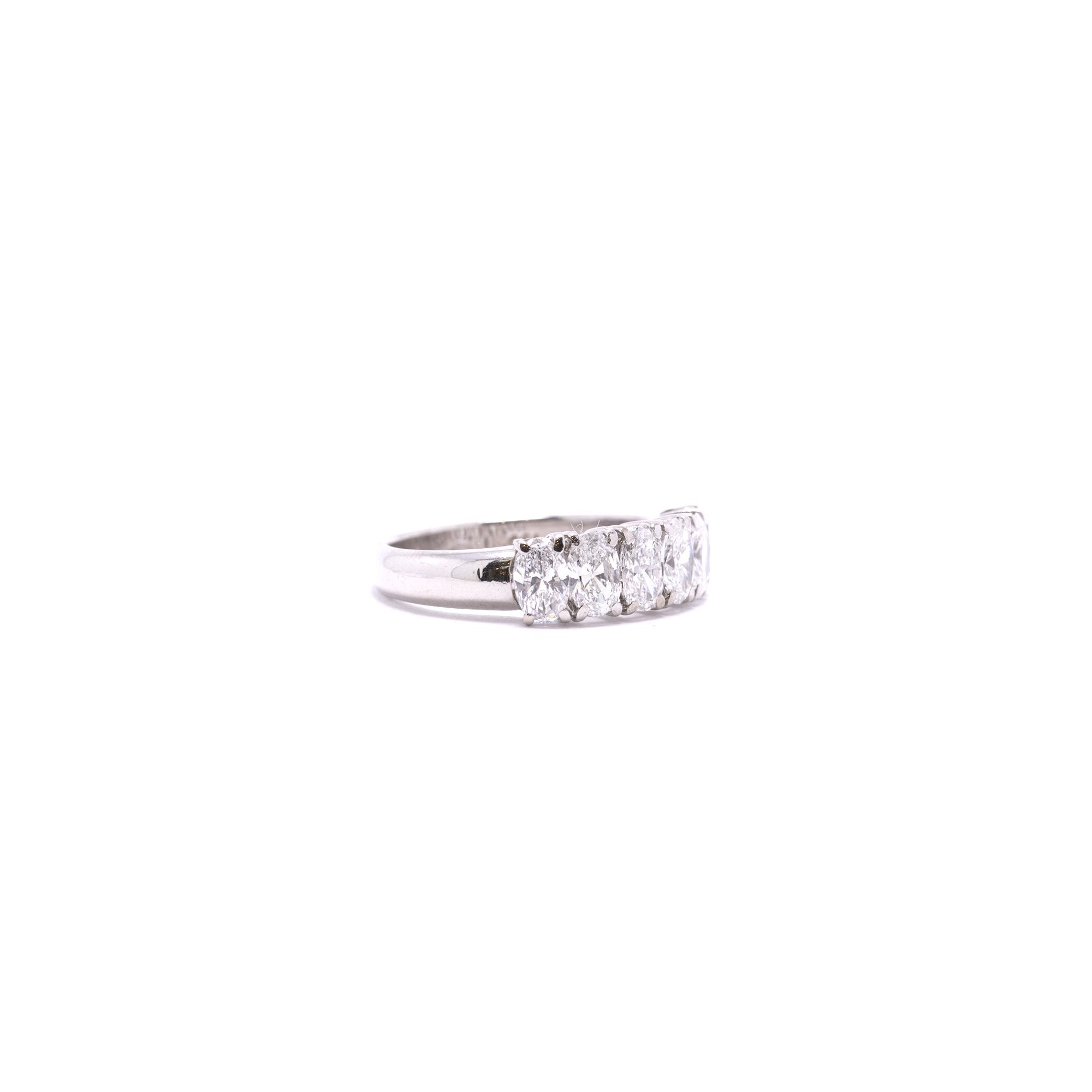 18k White Gold 6 Oval Diamond Ring
