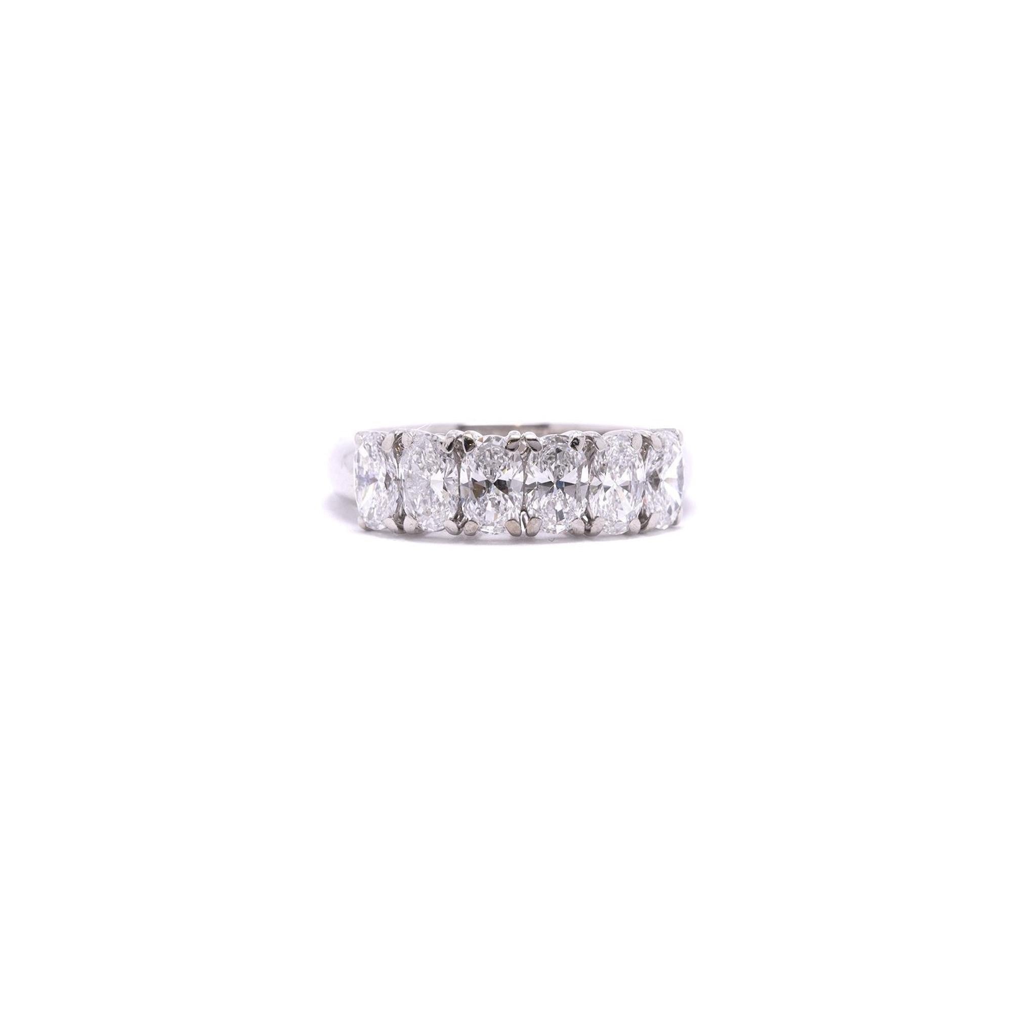 18k White Gold 6 Oval Diamond Ring