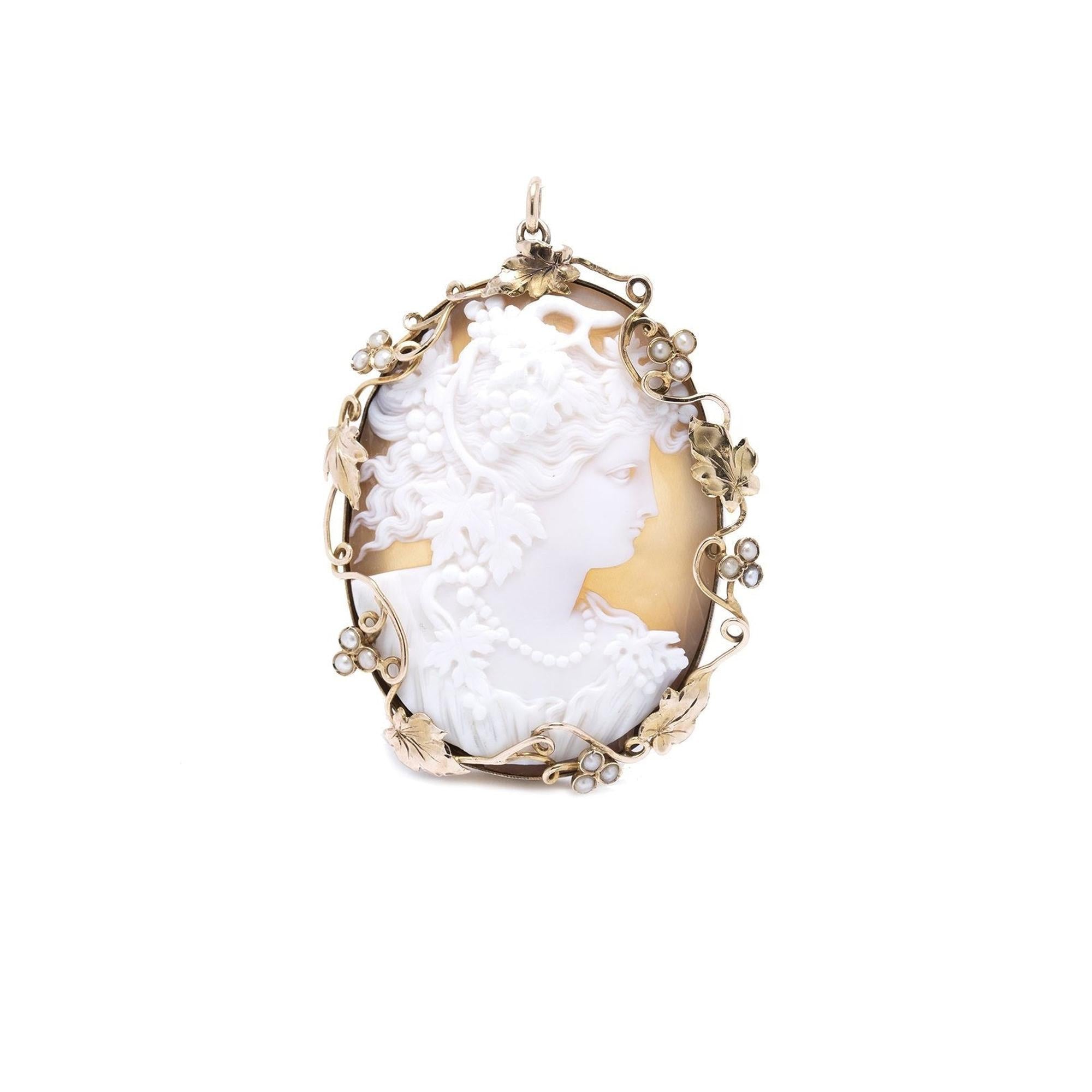Antique Cameo Brooch/Pendant
