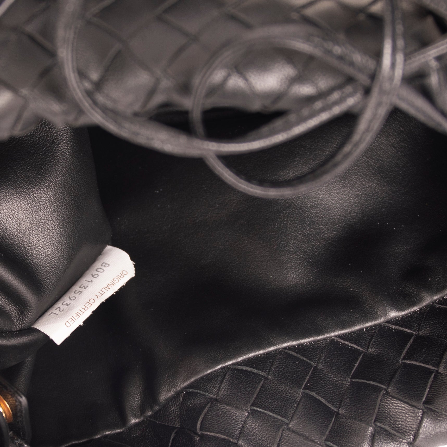 Bottega Veneta Small Intrecciato Bulb shoulder Bag