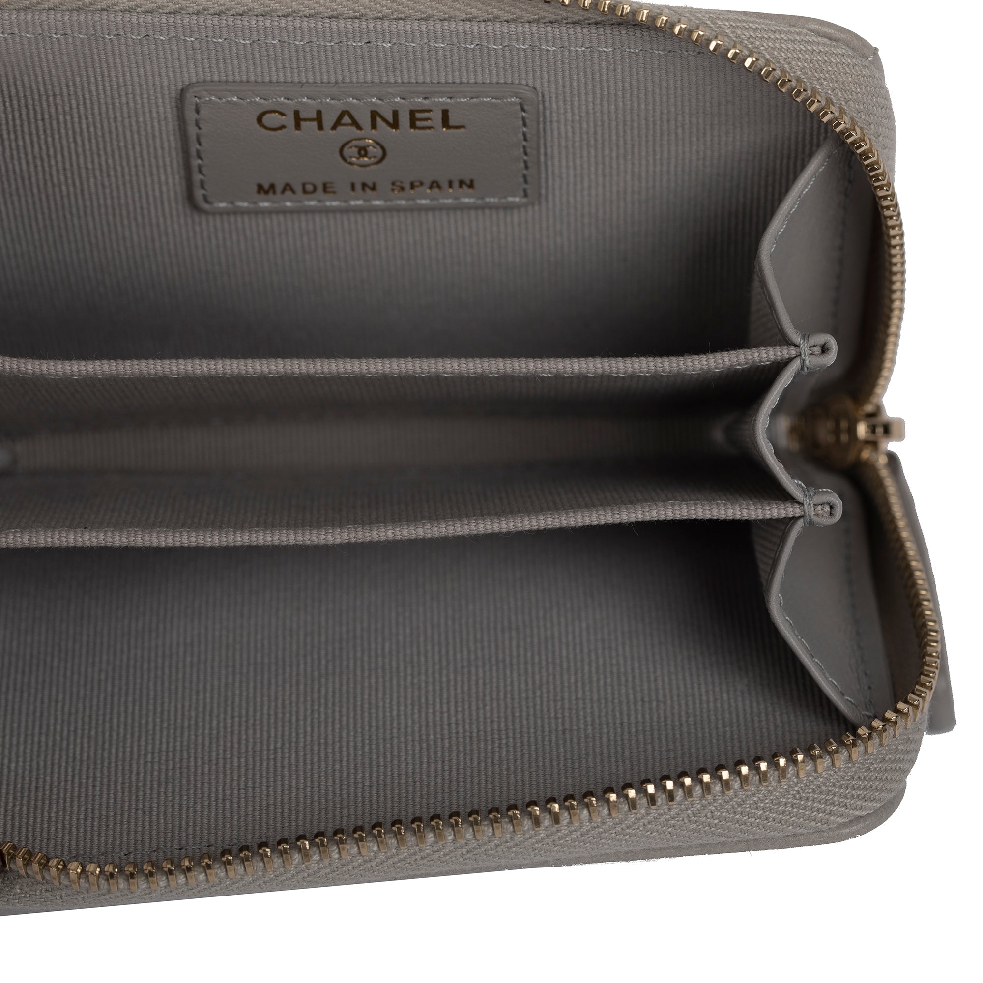 Chanel 2022 19 Zipped Coin Purse w/ Box & Receipt
