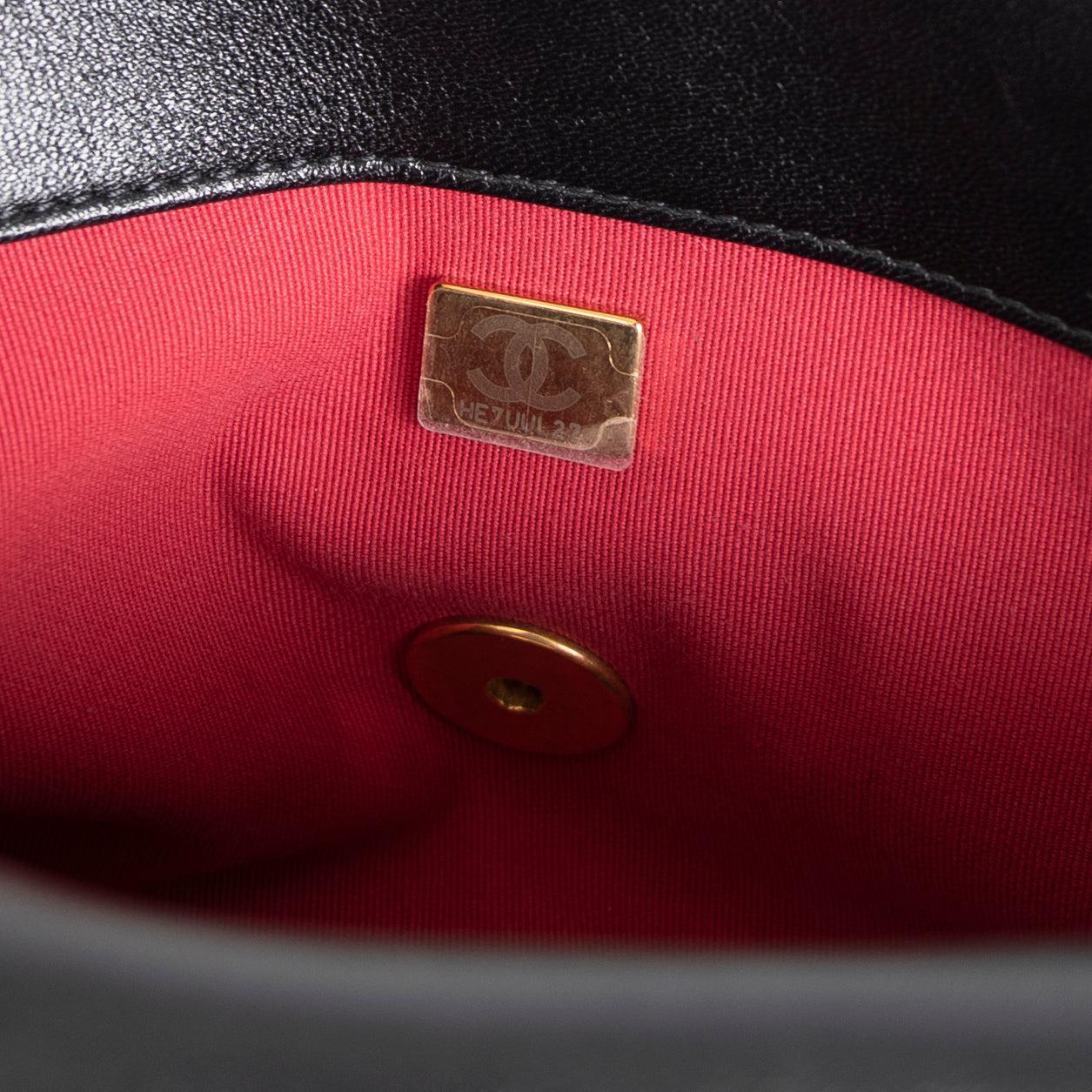 Chanel 2022 Large 19 Flap Bag w/ Box