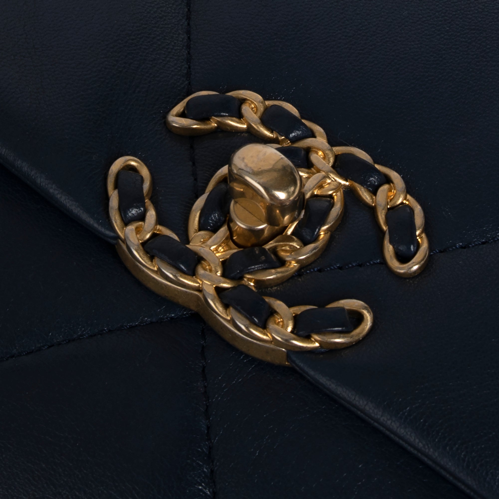 Chanel 2022 Medium 19 Flap Bag w/ Box & Receipt