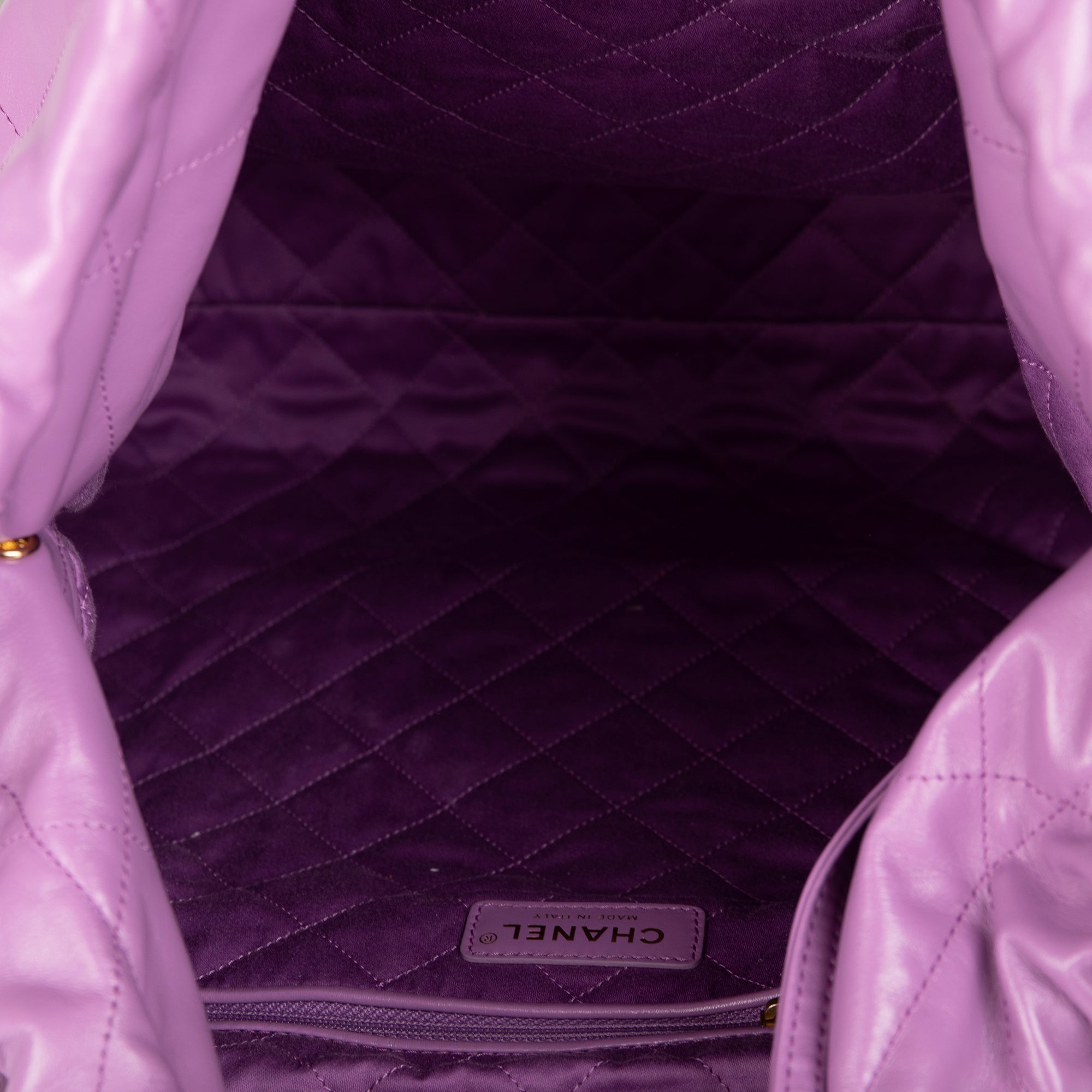 Chanel 2022 Shiny Calfskin 22 Hobo w/ Box & Receipt