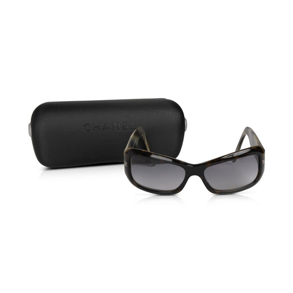Chanel 5099 Studded CC Sunglasses w/ Case – OLIVER display picture 1