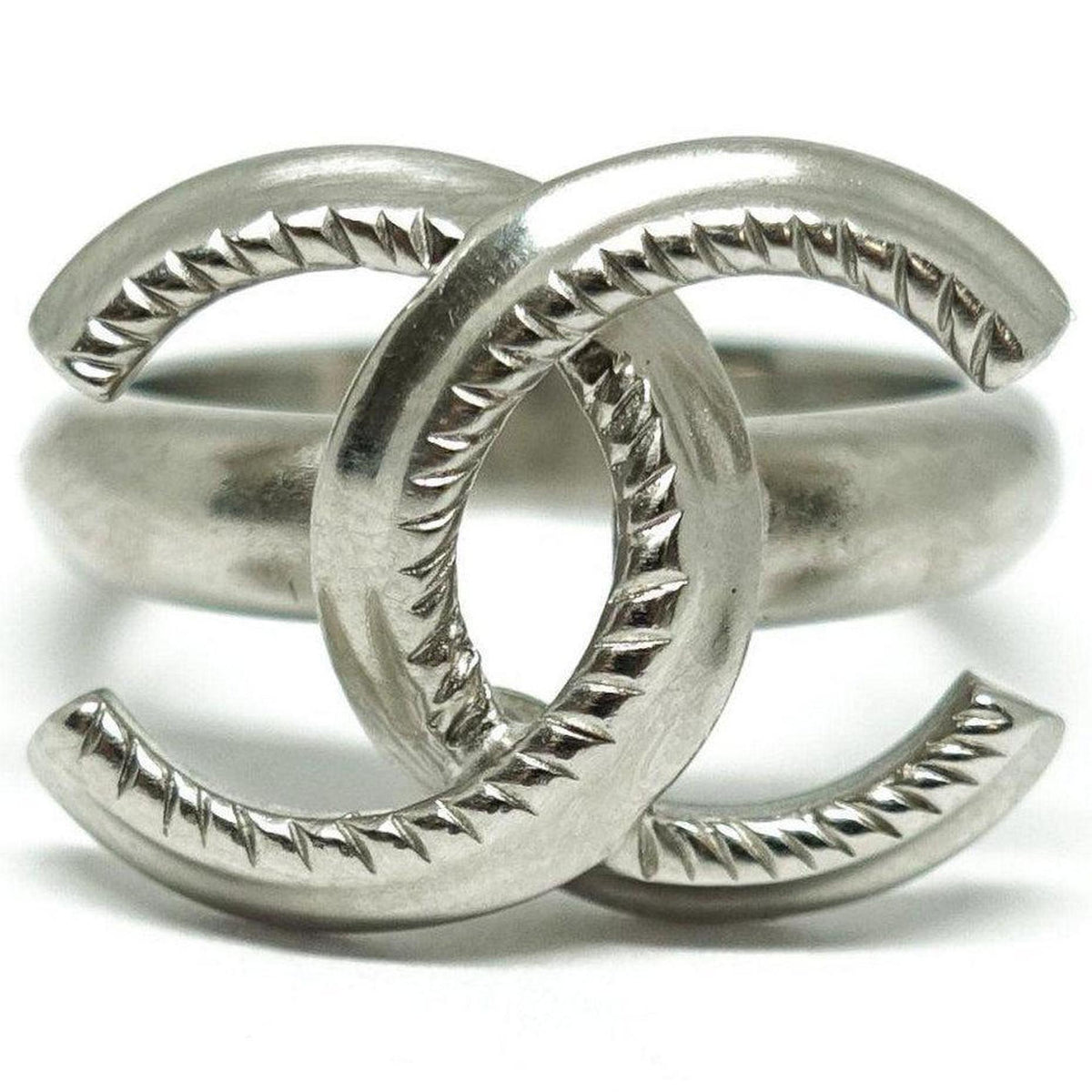 Chanel CC Logo Ring – OLIVER'S