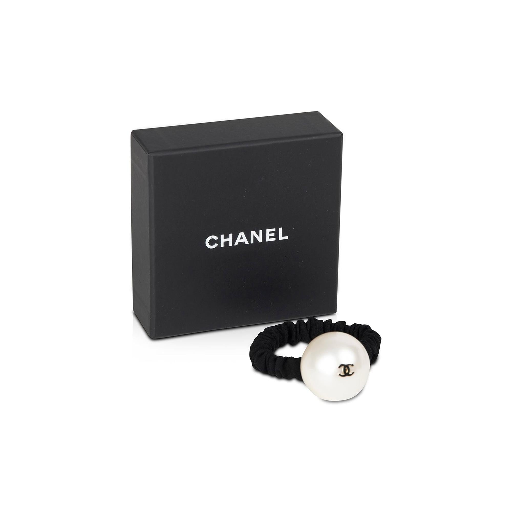 Chanel Faux Pearl CC Hair Scrunchie w/ Box