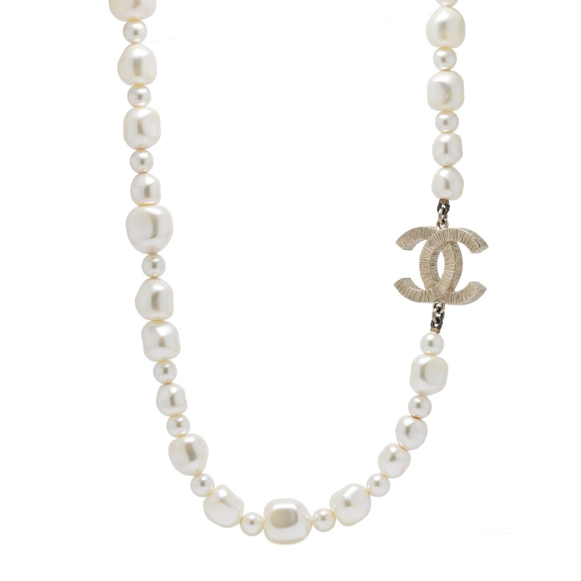 Chanel Faux Pearl CC Necklace w/ Box