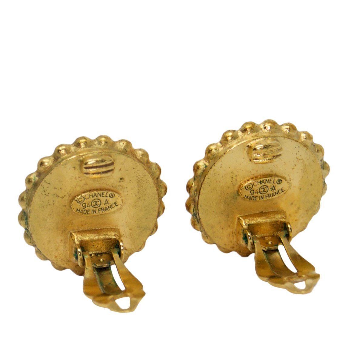 Chanel Vintage Black Enamel CC Logo Clip-On Earrings