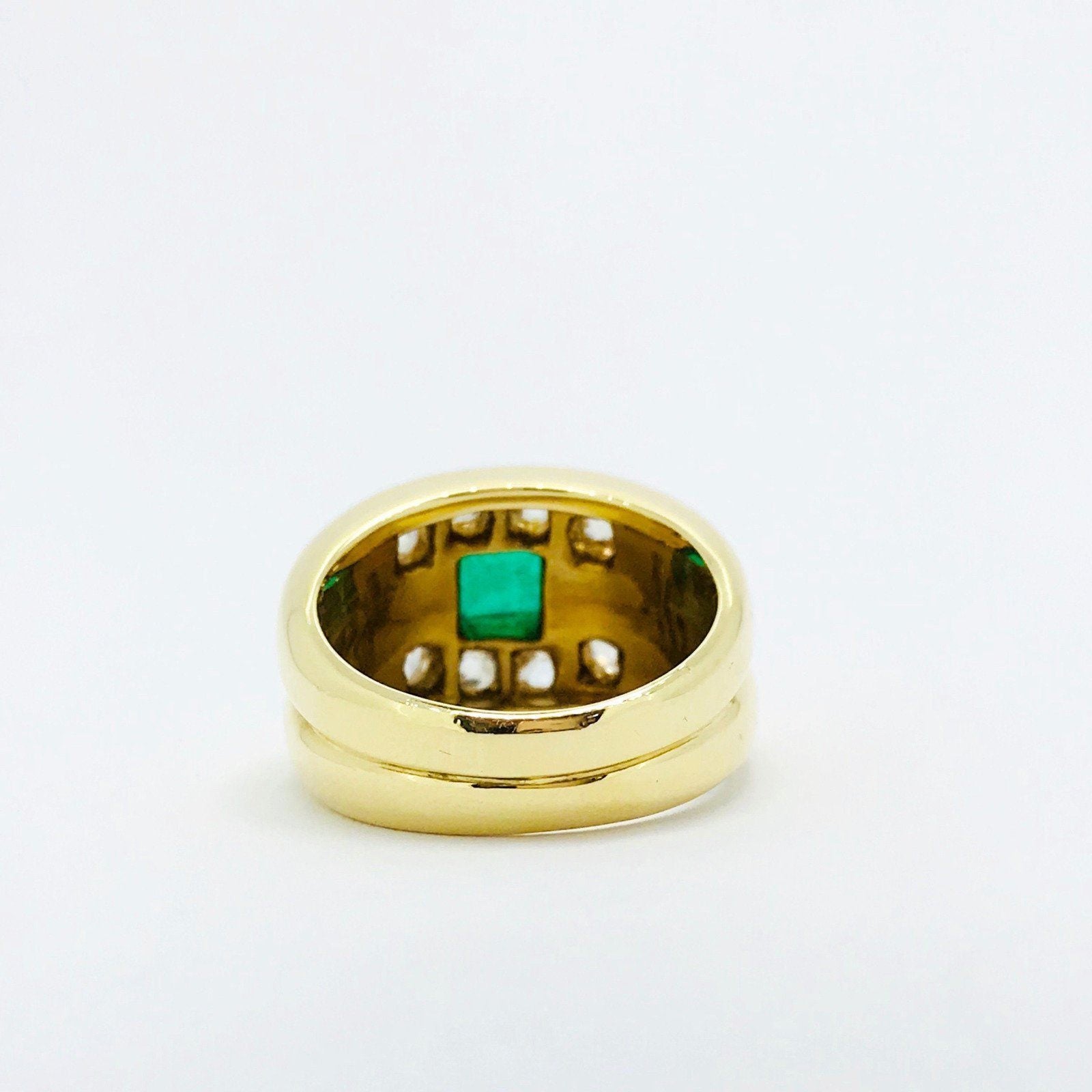 Emerald and Diamond Ring in 18kt Yellow Gold