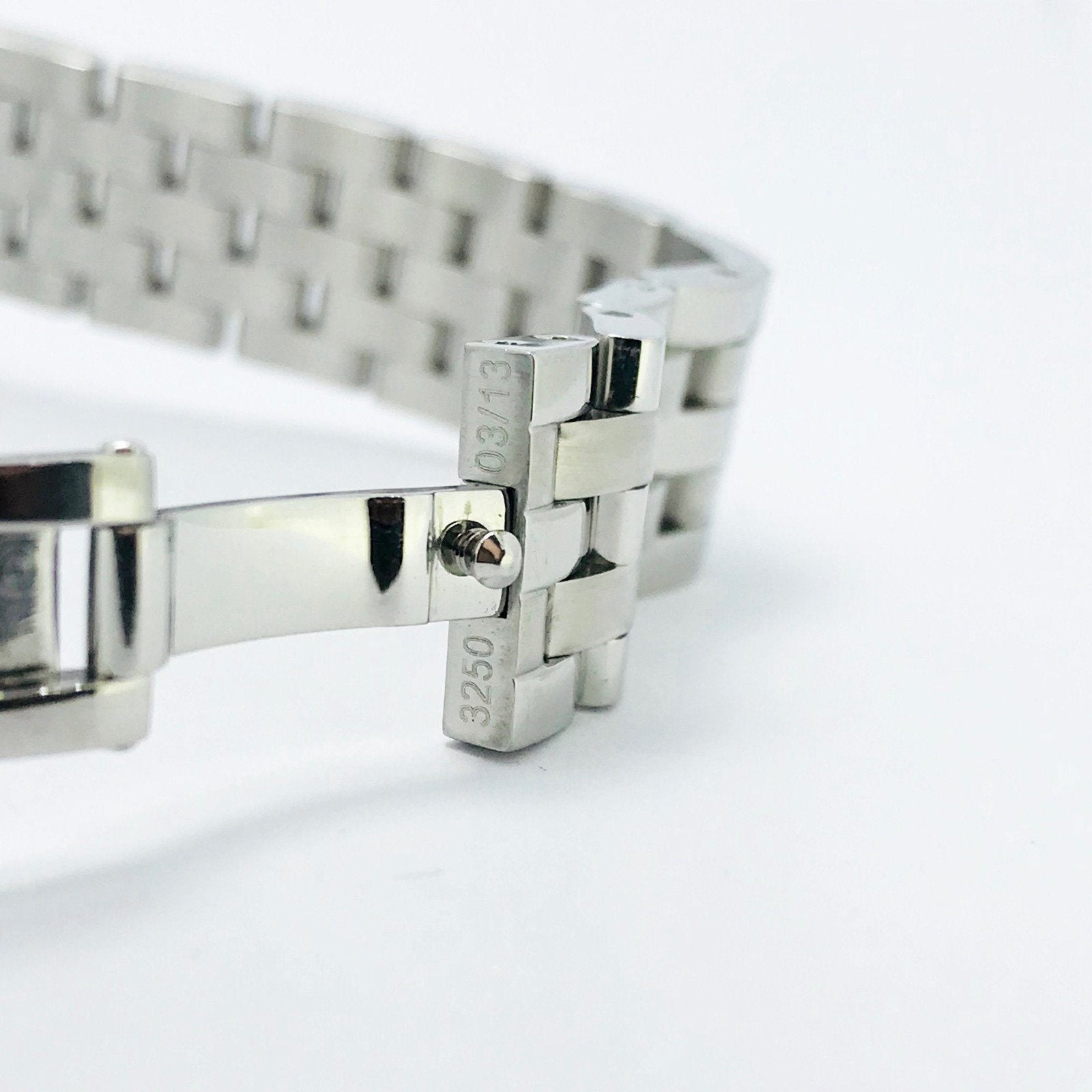 Gucci 5500 Series Watch