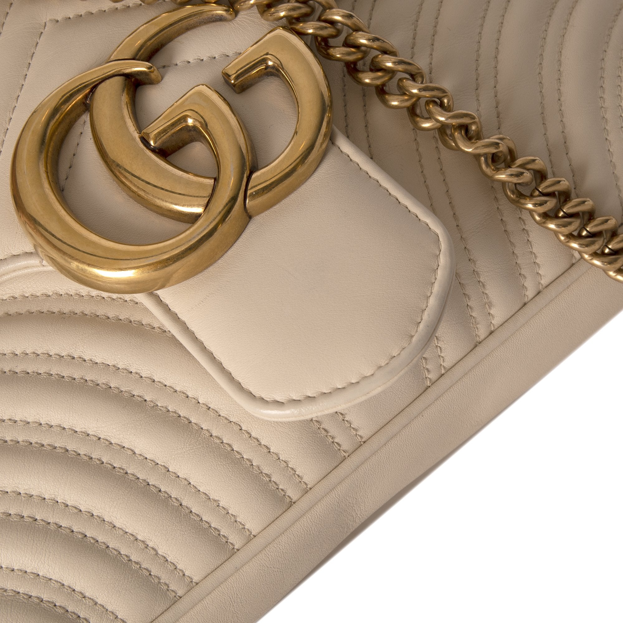 Gucci GG Marmont Matelasse Medium Shoulder Bag