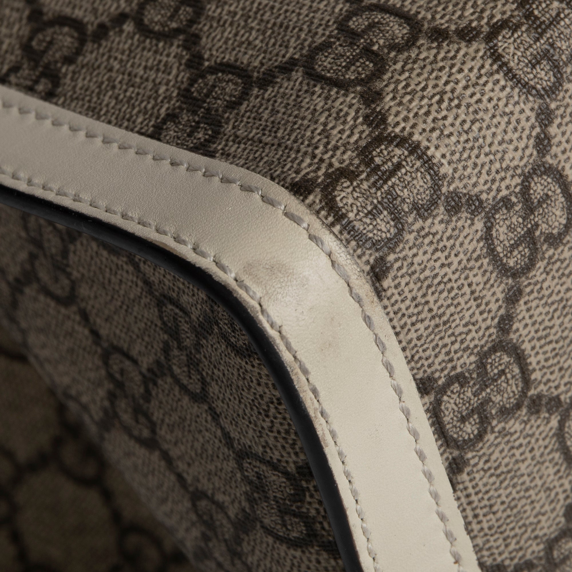 Gucci Medium GG Supreme Padlock Shoulder Bag w/ Box