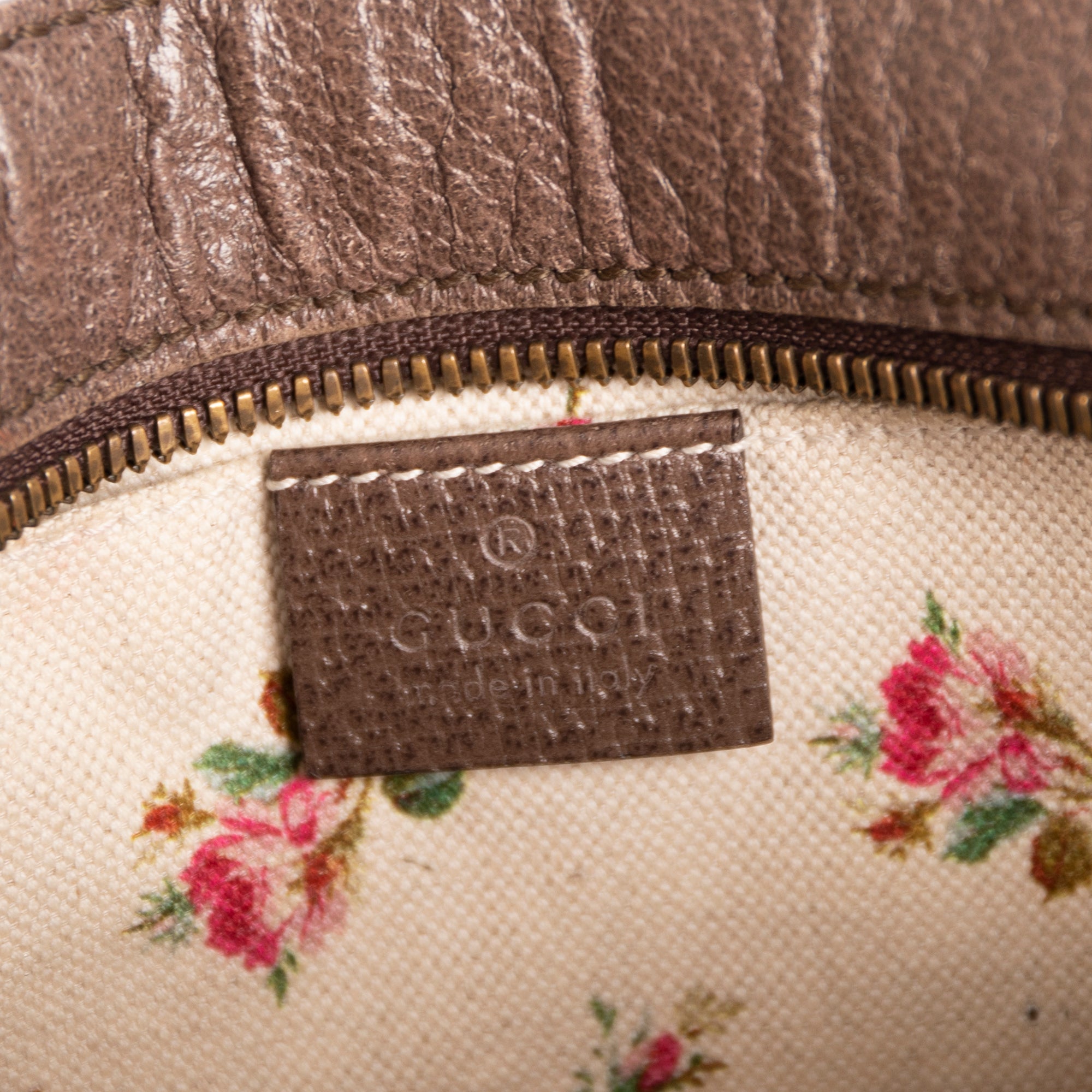 Gucci Neo Vintage GG Supreme Messenger Bag