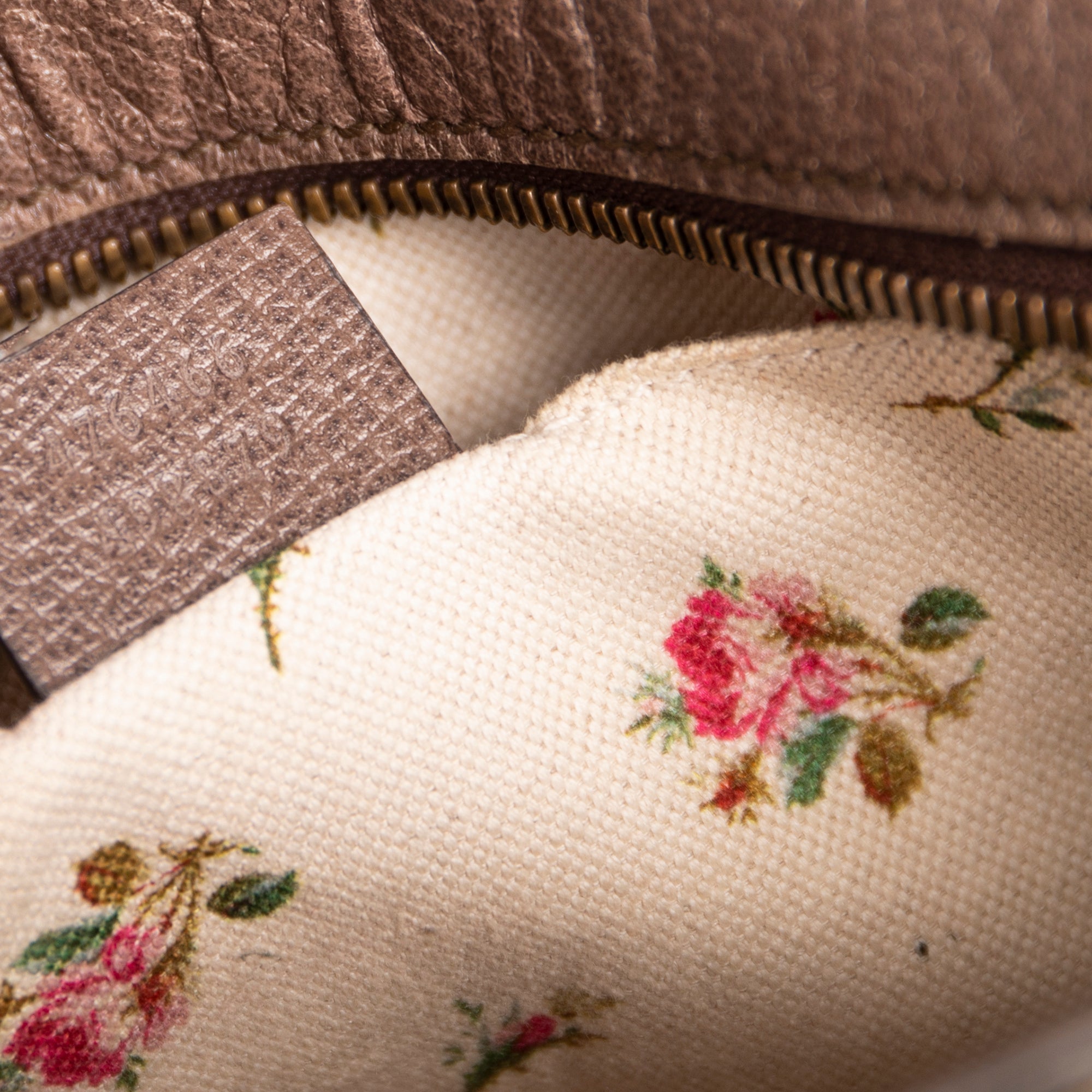 Gucci Neo Vintage GG Supreme Messenger Bag