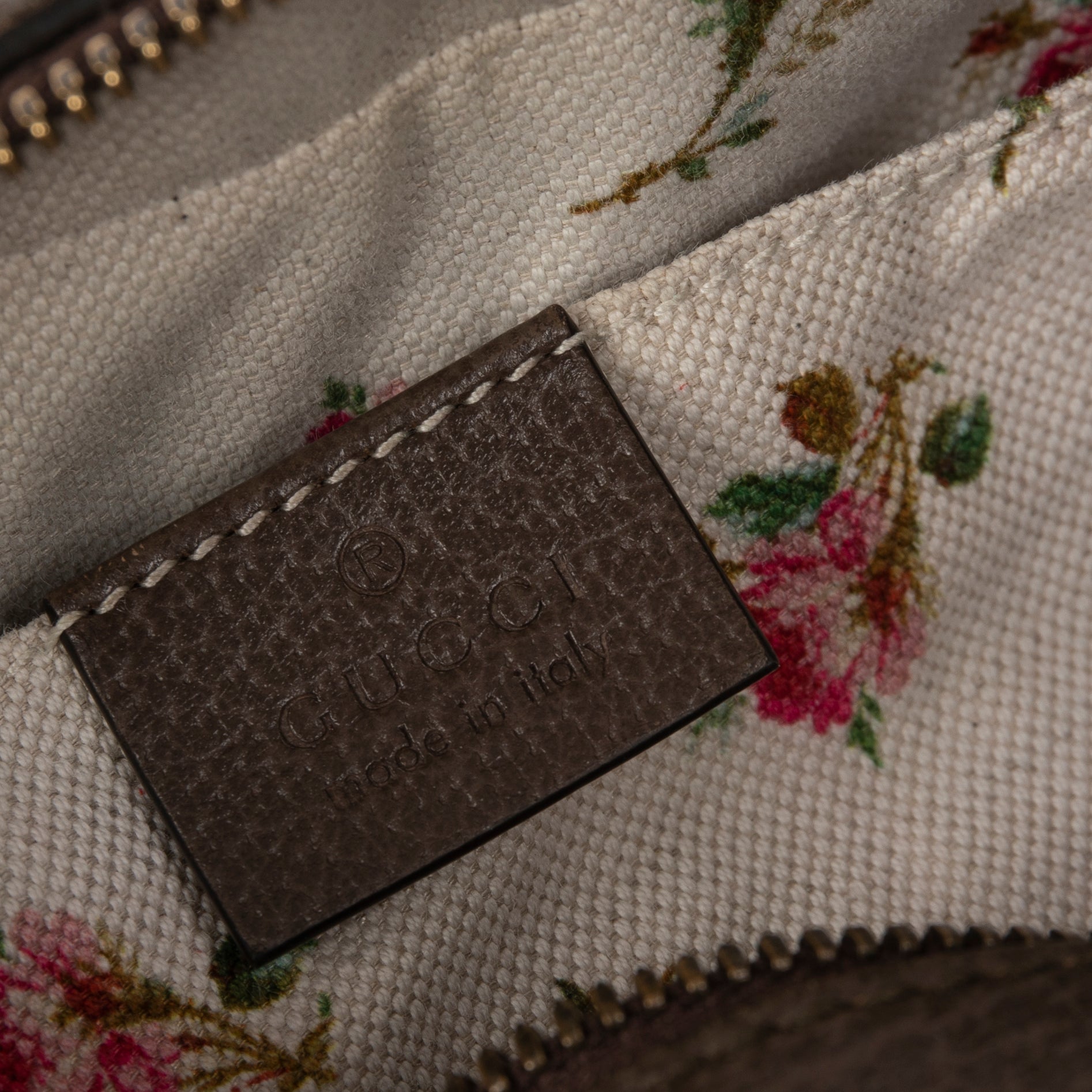 Gucci Neo Vintage GG Supreme Messenger Bag