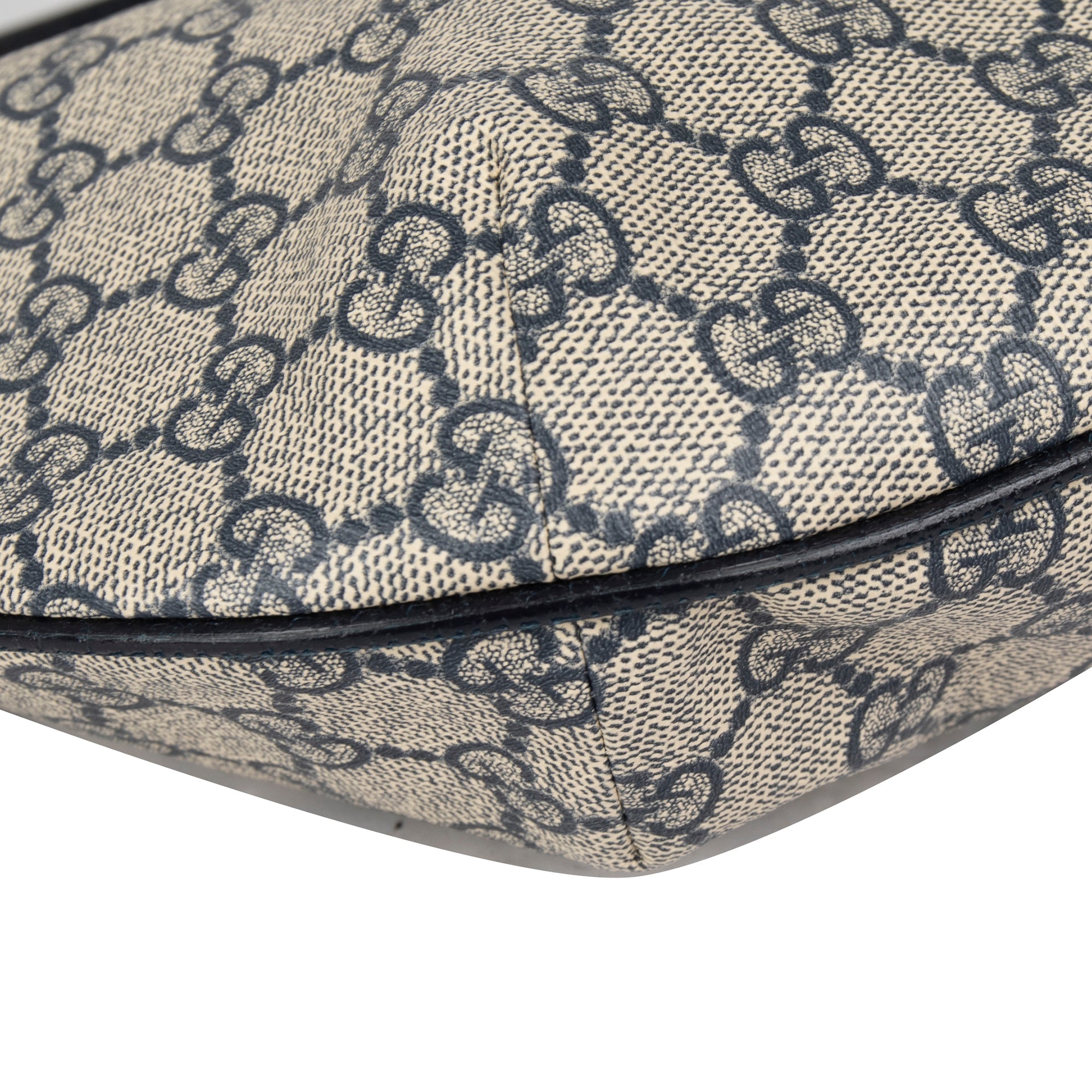 Gucci Small Ophidia GG Supreme Shoulder Bag