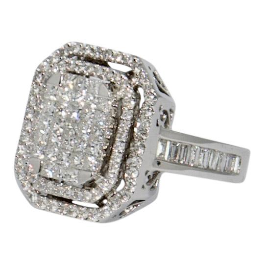 Invisible-Set Diamond Cluster Ring