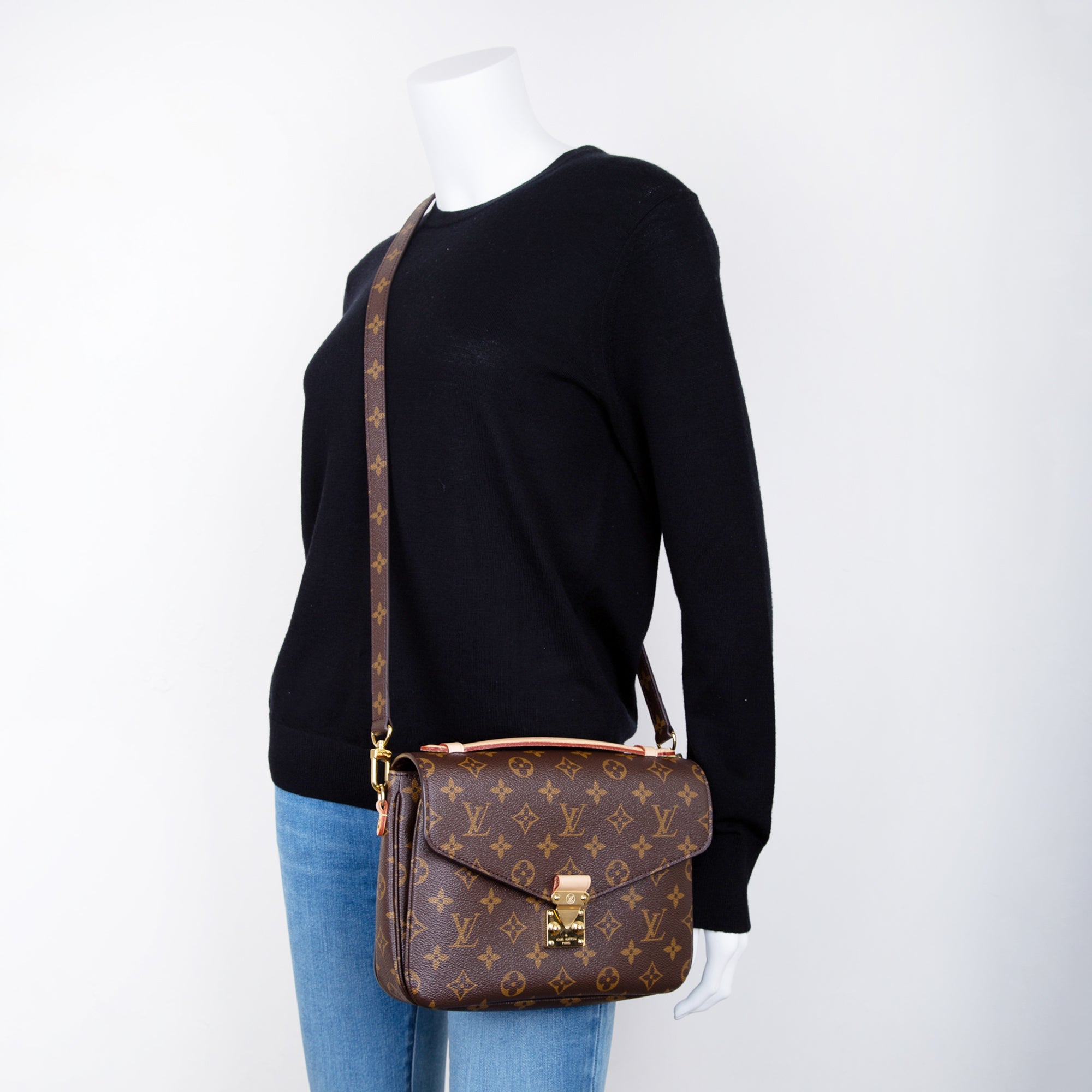 Louis Vuitton 2022 Monogram Pochette Metis w/ Box