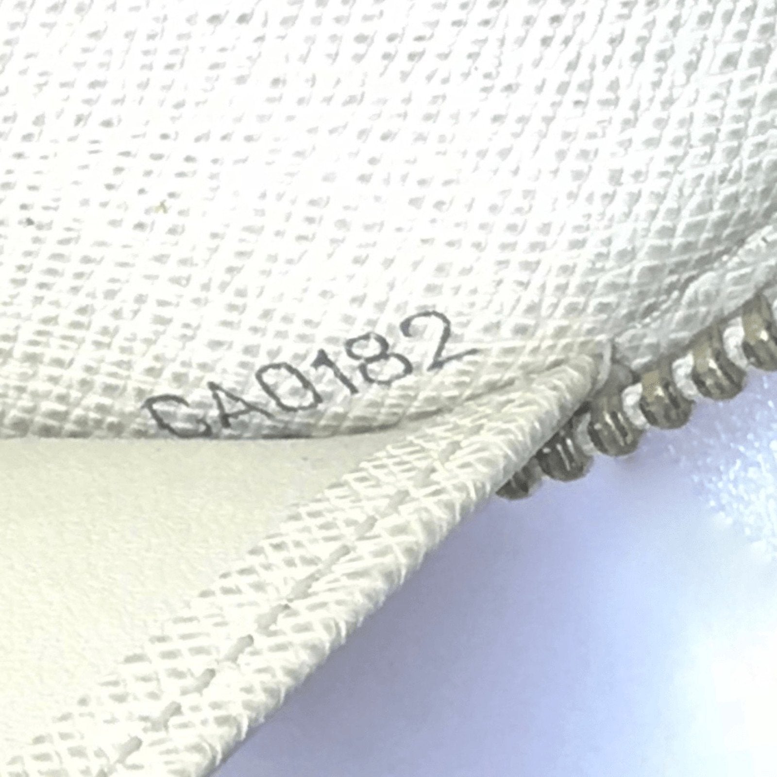 Louis Vuitton Damier Azur Zippy Wallet