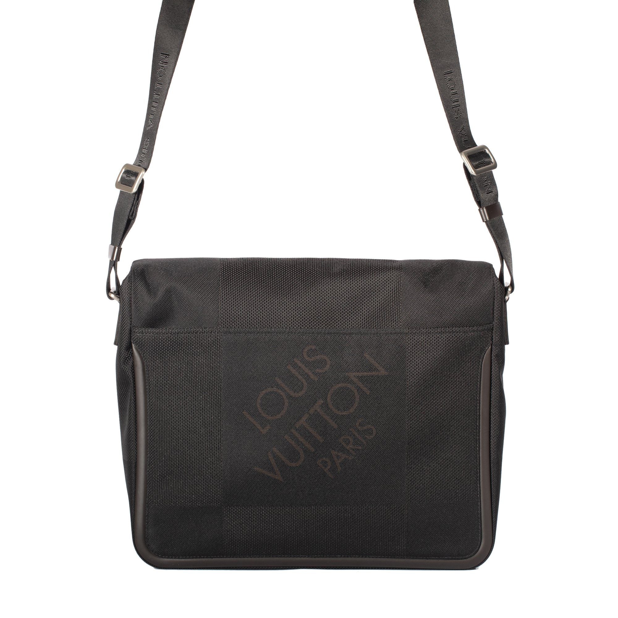 Louis Vuitton Damier Geant Messenger Bag – OLIVER'S