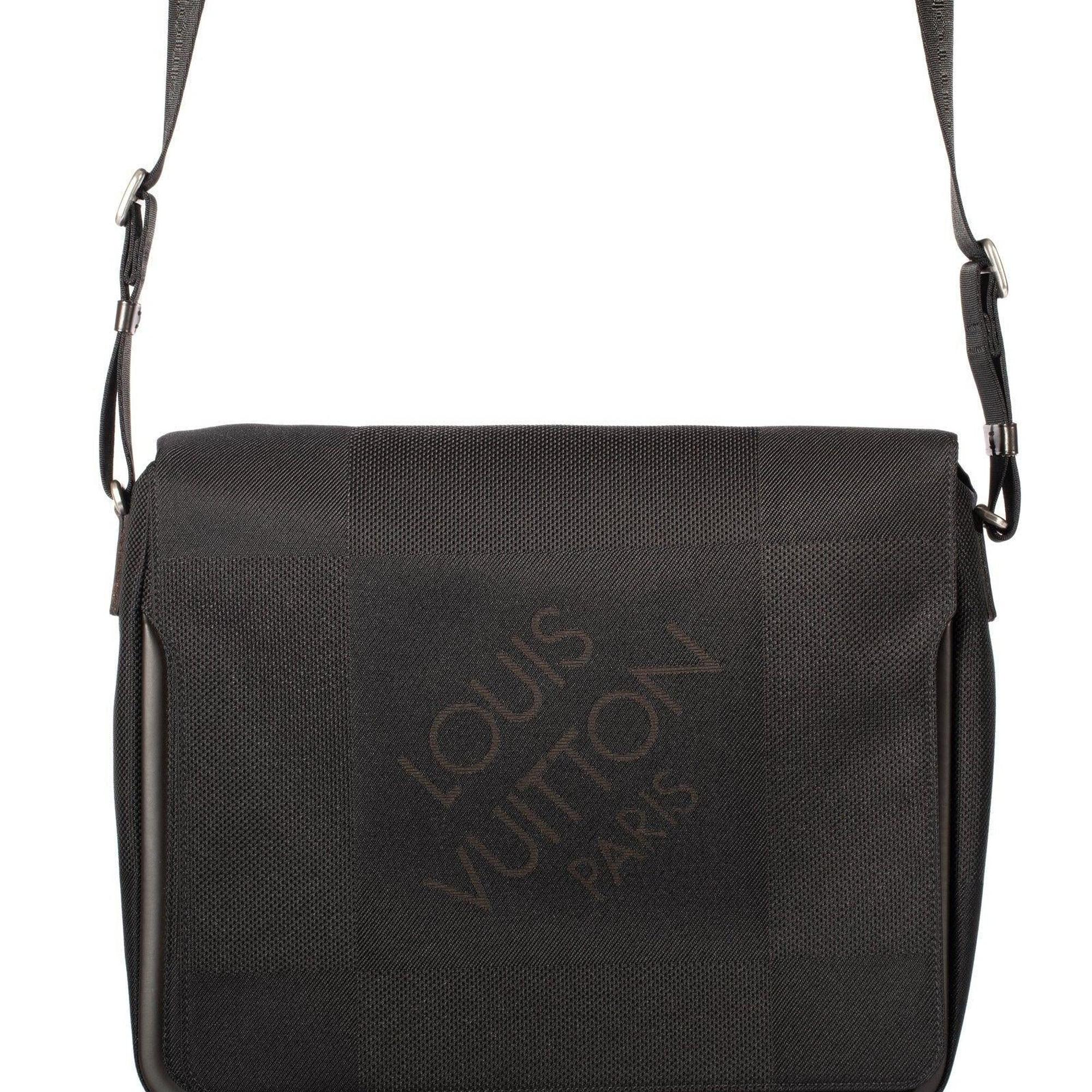 Louis Vuitton Damier Geant Messenger Bag – OLIVER'S