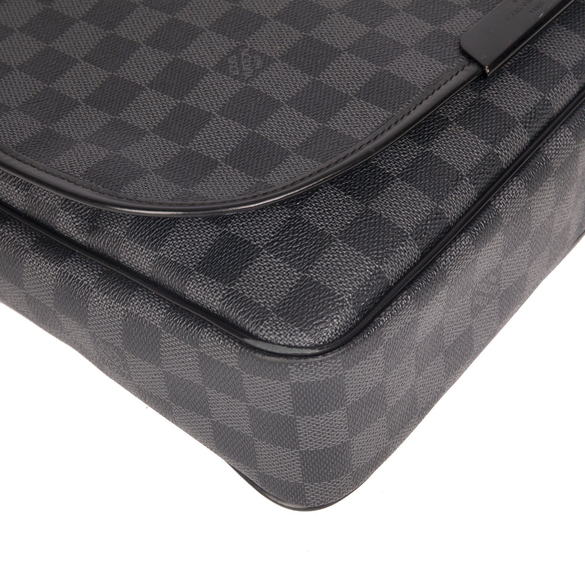 Louis Vuitton Damier Graphite Daniel MM Messenger Bag w/ Box
