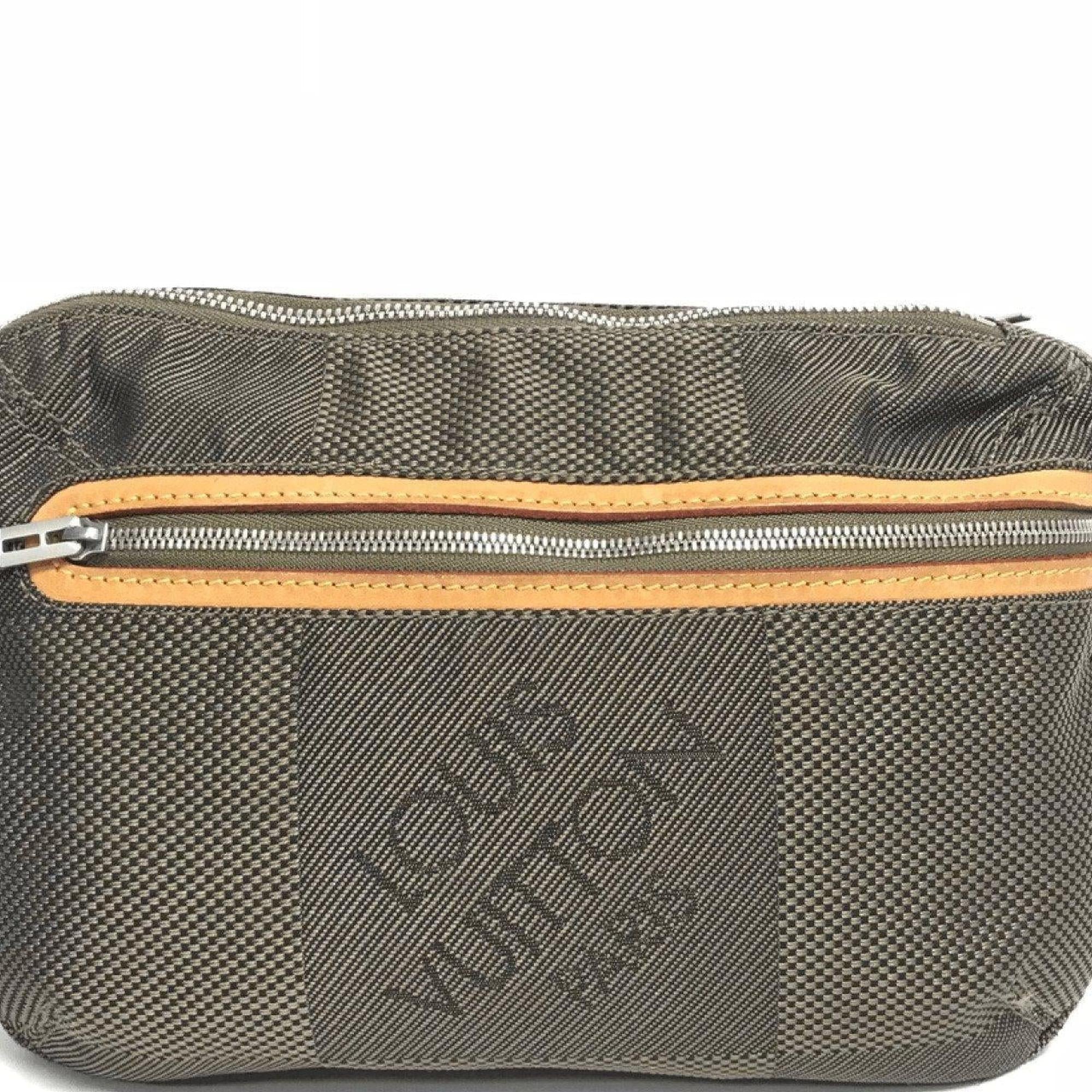 Louis Vuitton Geant Acrobat