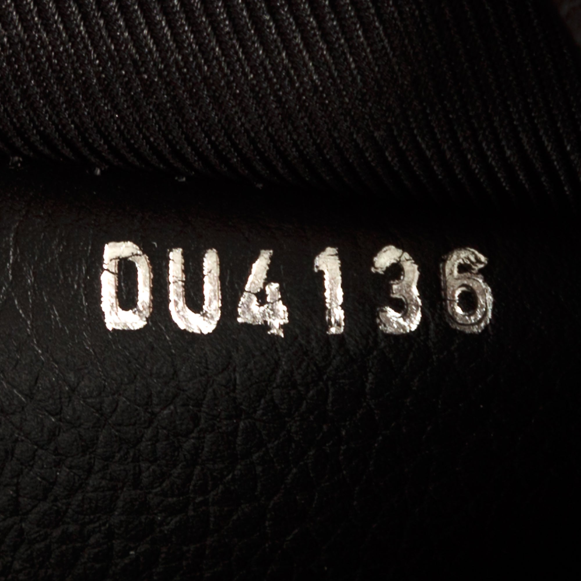 Louis Vuitton Lockme II BB Chain Bag