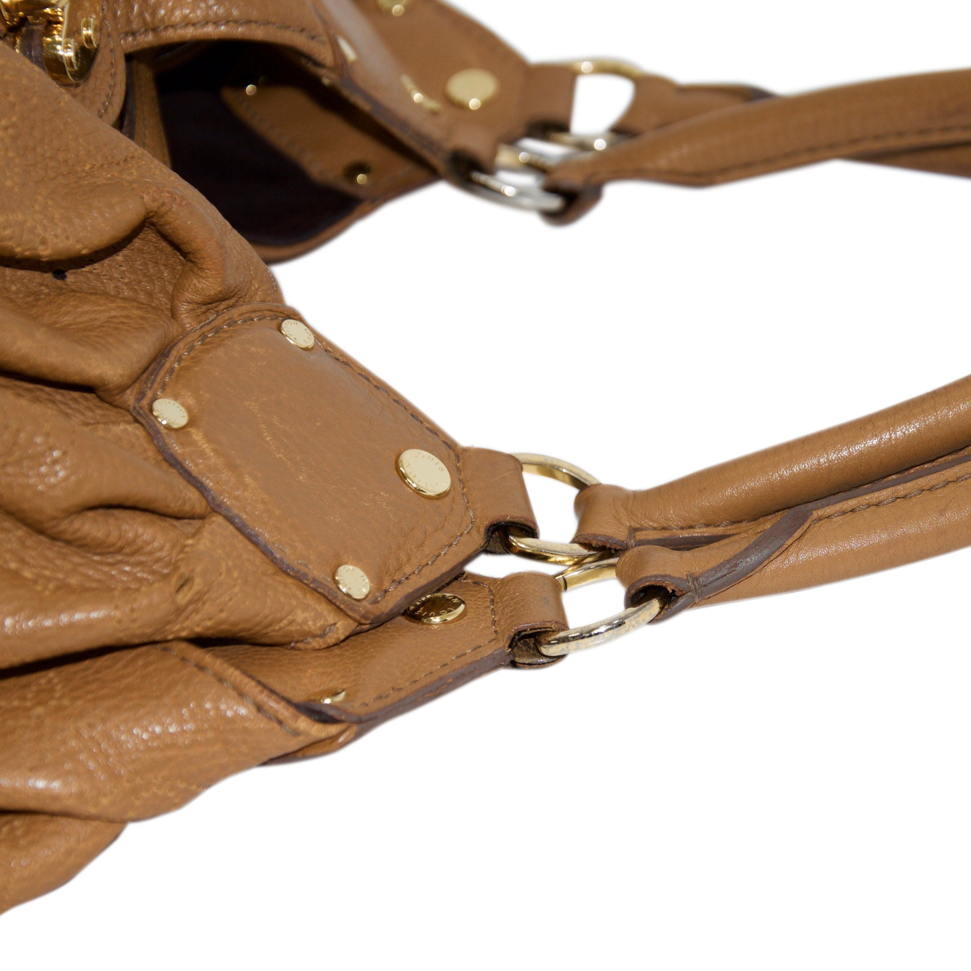 Louis Vuitton Mahina L Hobo