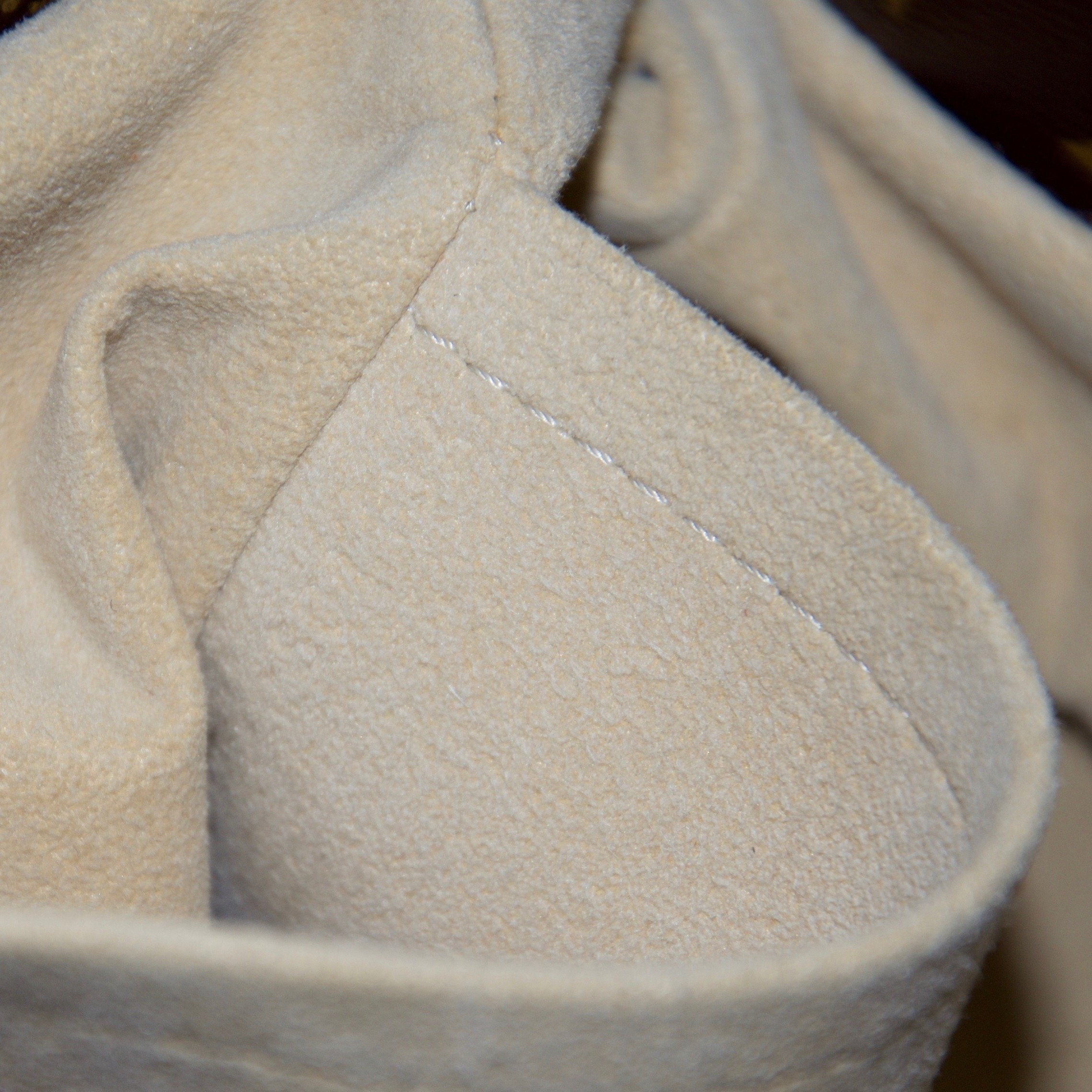 Louis Vuitton Monogram Artsy MM