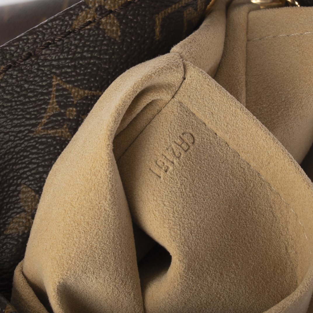 Louis Vuitton Monogram Artsy MM