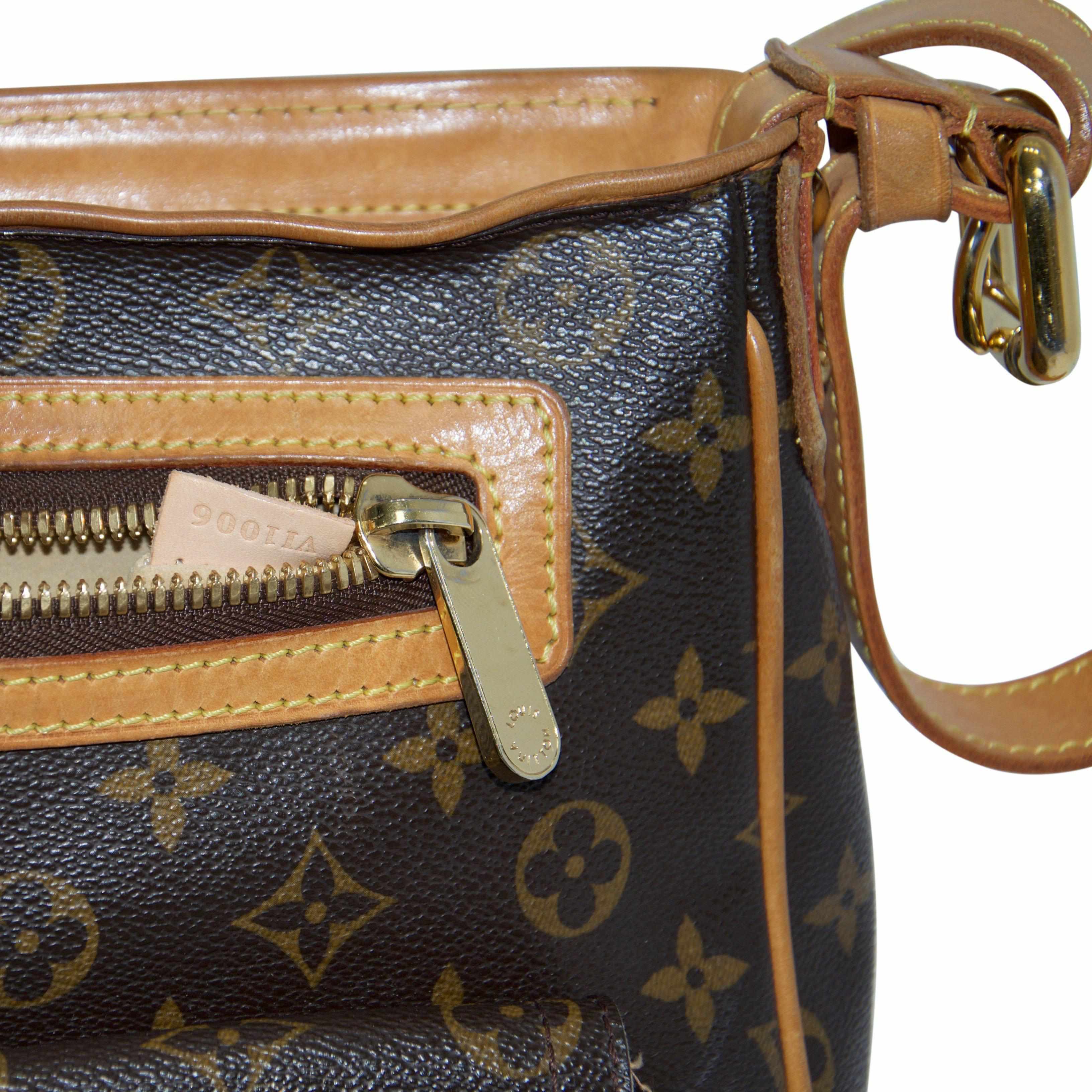 Louis Vuitton Monogram Hudson GM