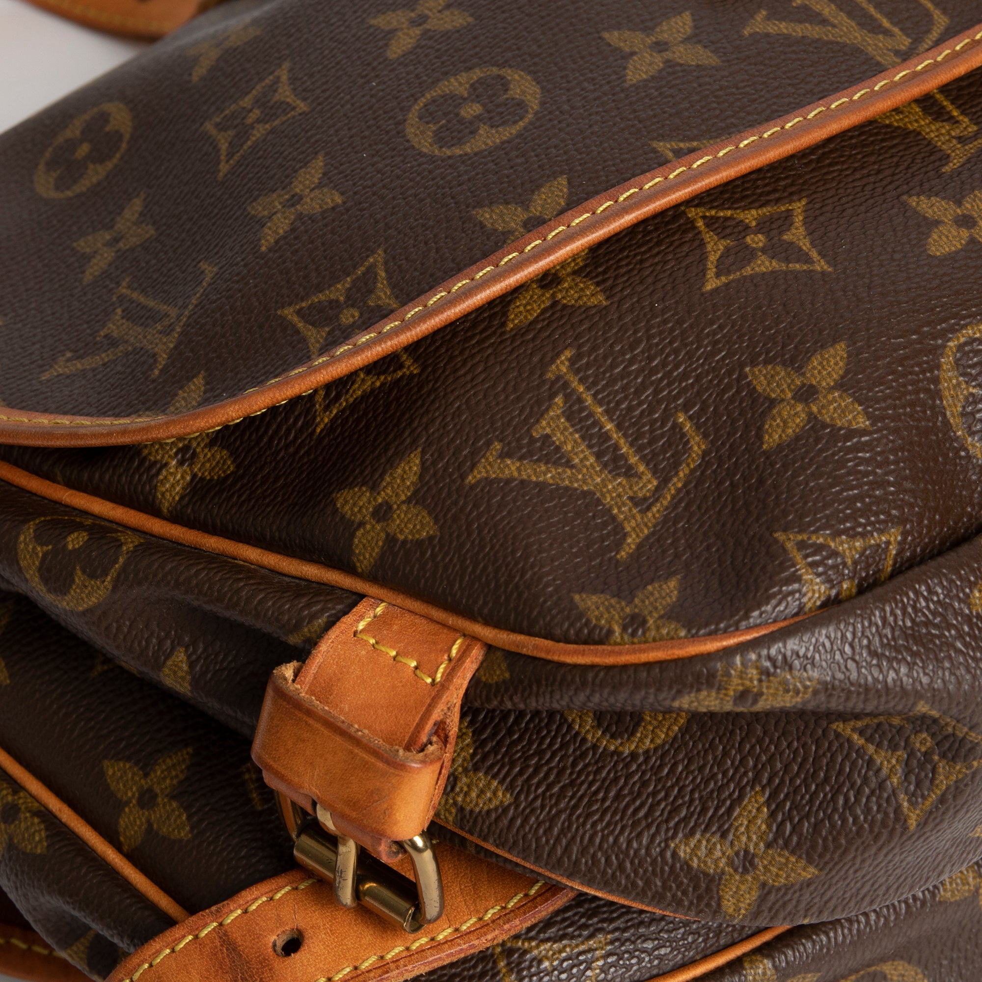 Louis Vuitton Monogram Saumur 25