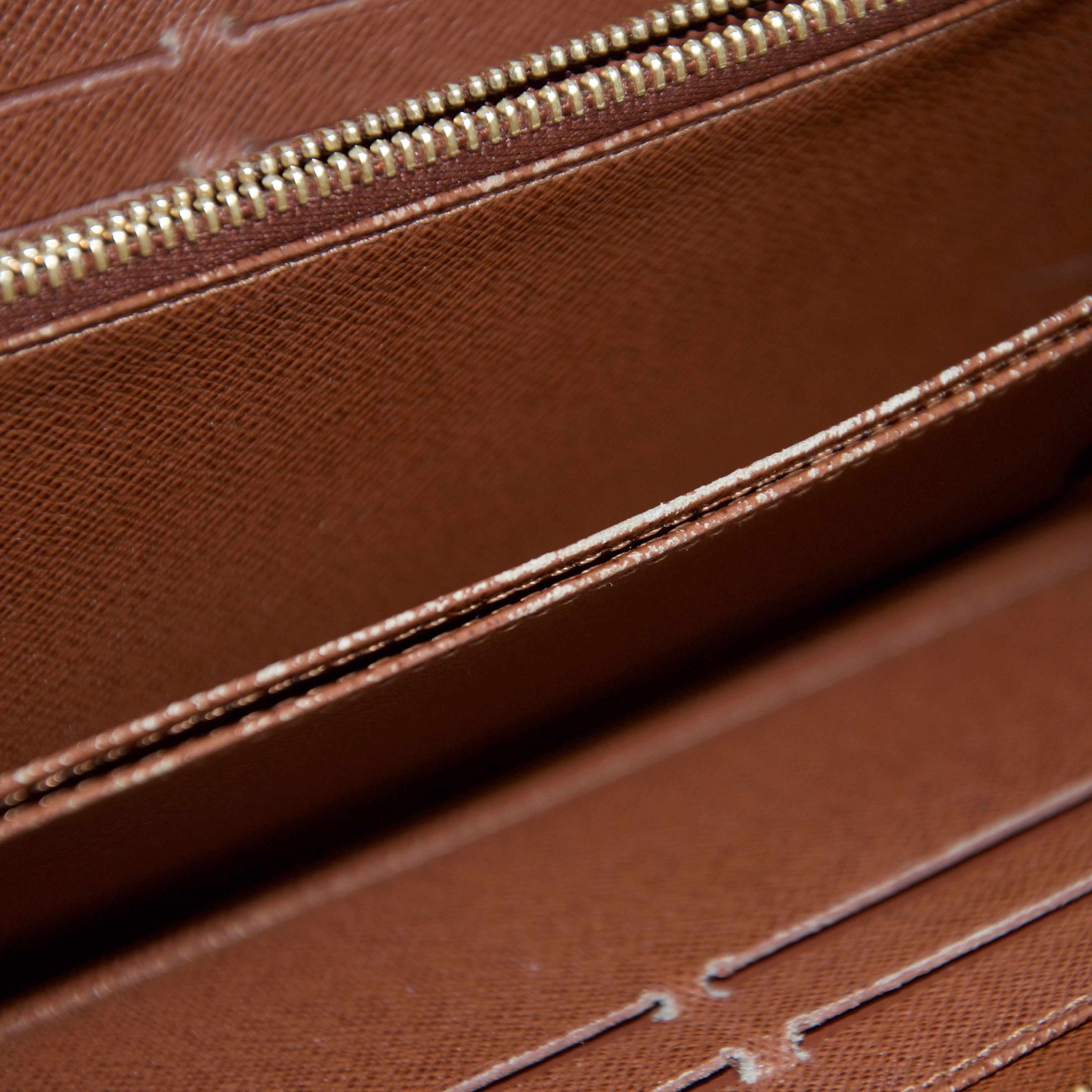 Louis Vuitton Monogram Zippy Wallet