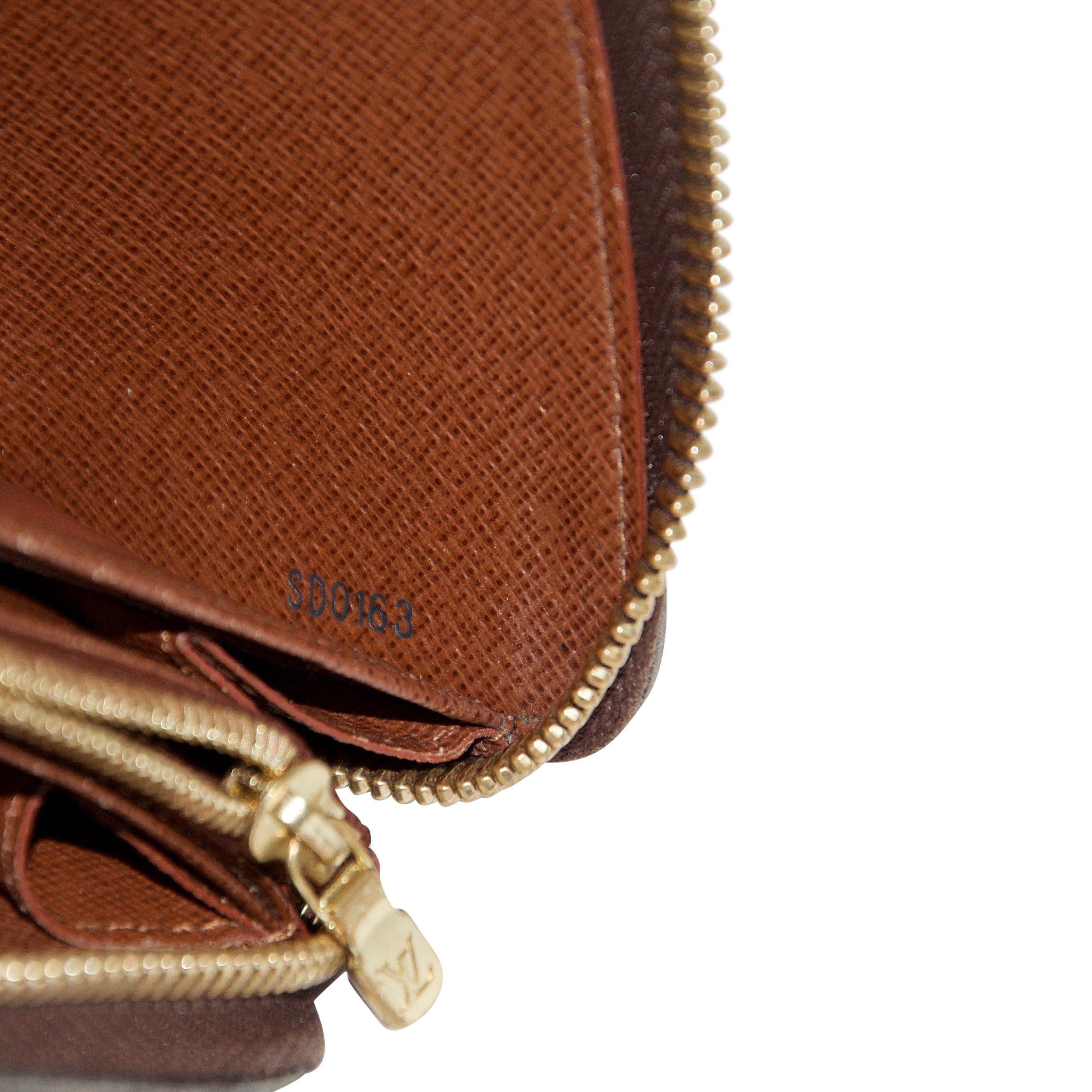 Louis Vuitton Monogram Zippy Wallet