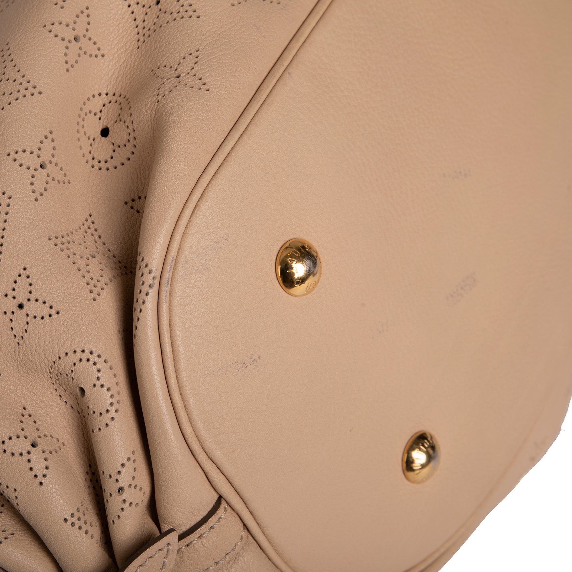 Louis Vuitton Neutral Mahina L Hobo