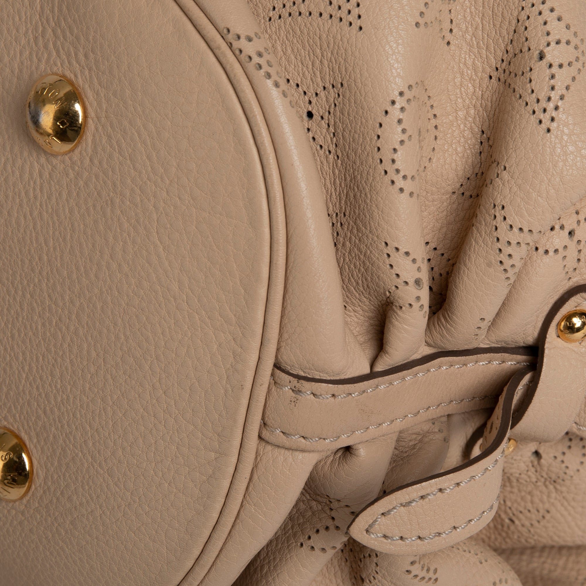 Louis Vuitton Neutral Mahina L Hobo