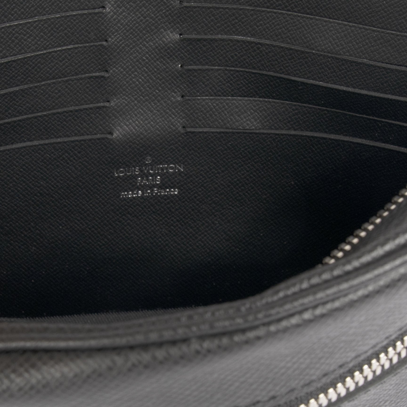 Louis Vuitton Taiga Leather Kasai Clutch