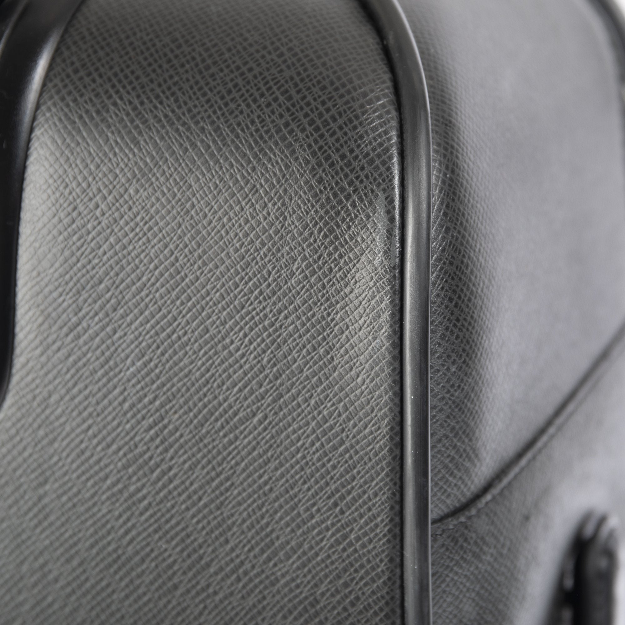 Louis Vuitton Taiga Leather Pegase Legere Business 55