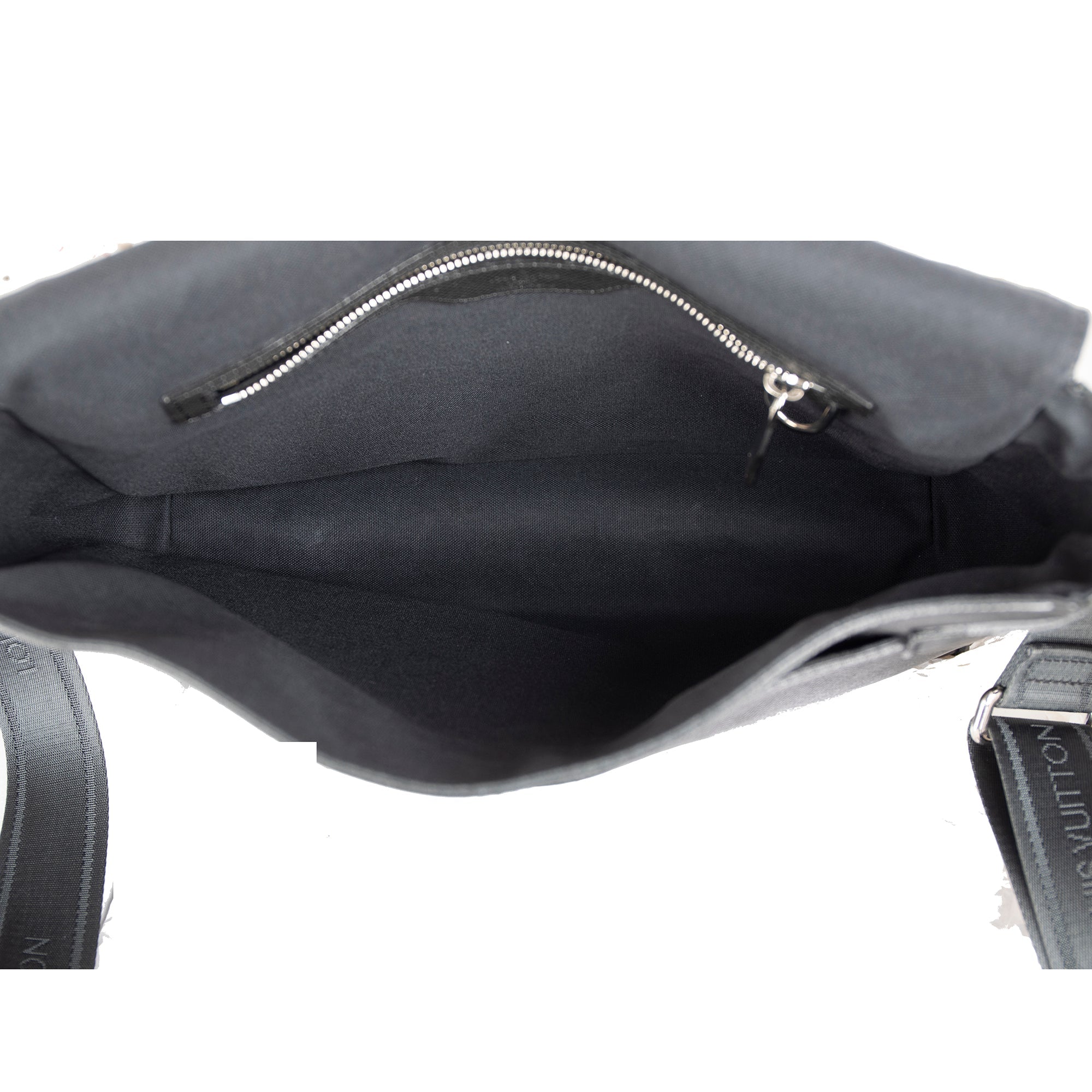 Louis Vuitton Taiga Leather Roman MM Messenger Bag