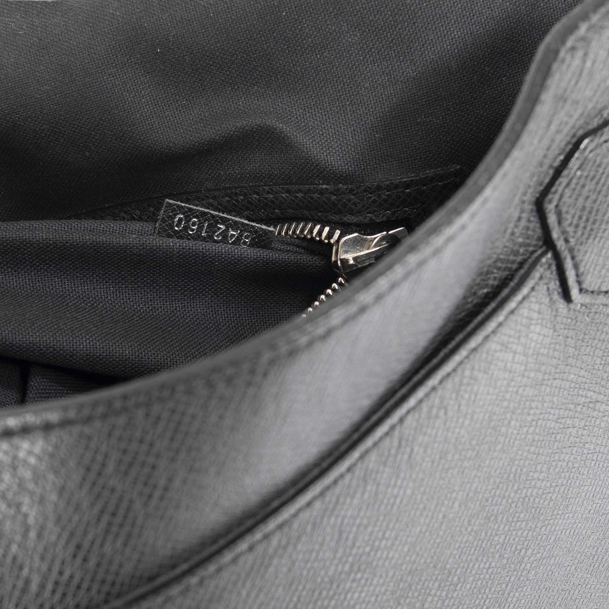 Louis Vuitton Taiga Leather Roman MM Messenger Bag