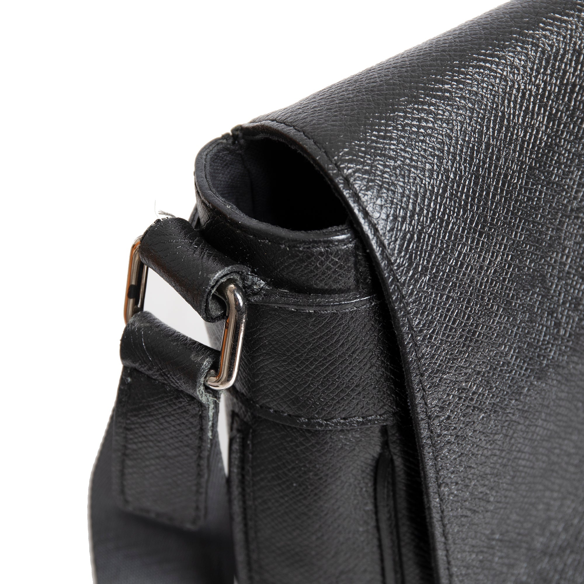 Louis Vuitton Taiga Leather Roman MM Messenger Bag