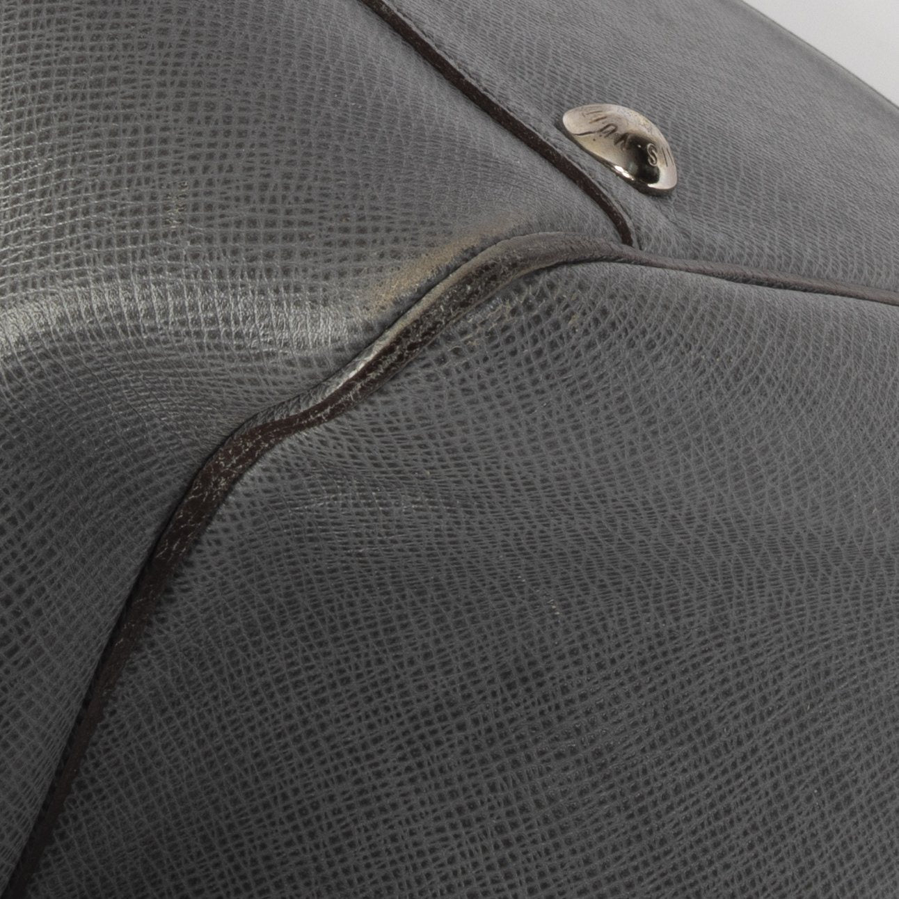 Louis Vuitton Taiga Neo Kendall Weekender Bag