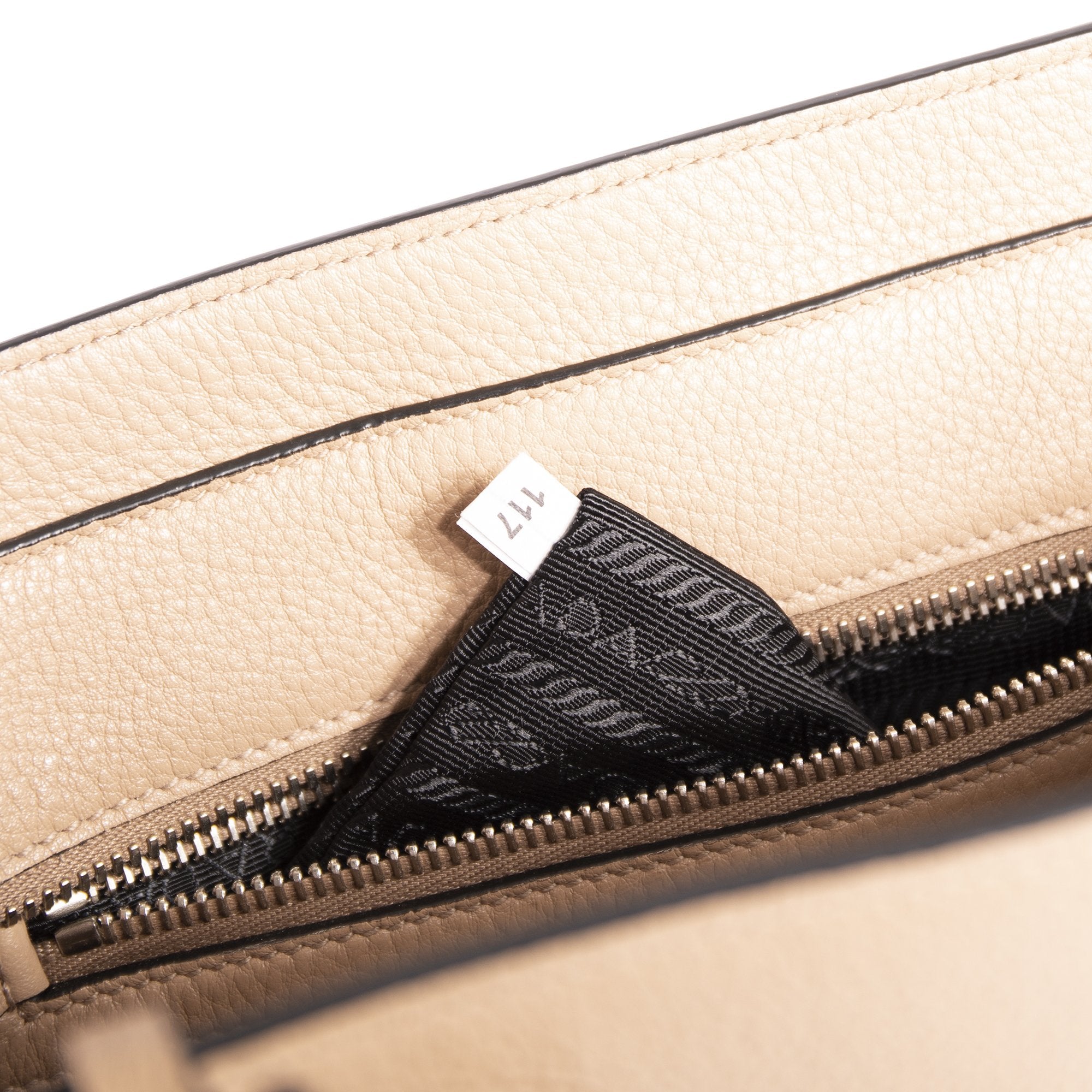 Prada Medium Vitello Phenix Two-Way Zip Tote – OLIVER'S