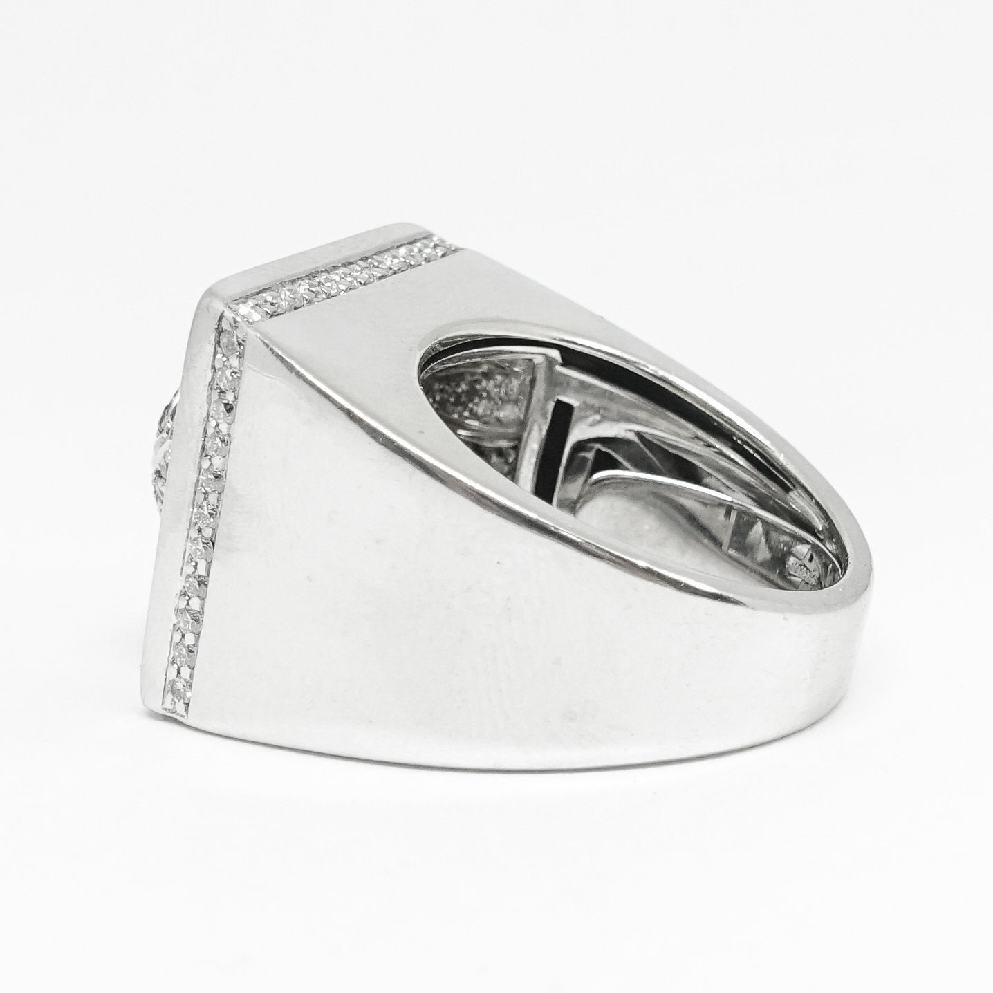 Rotating Diamond Ball Ring