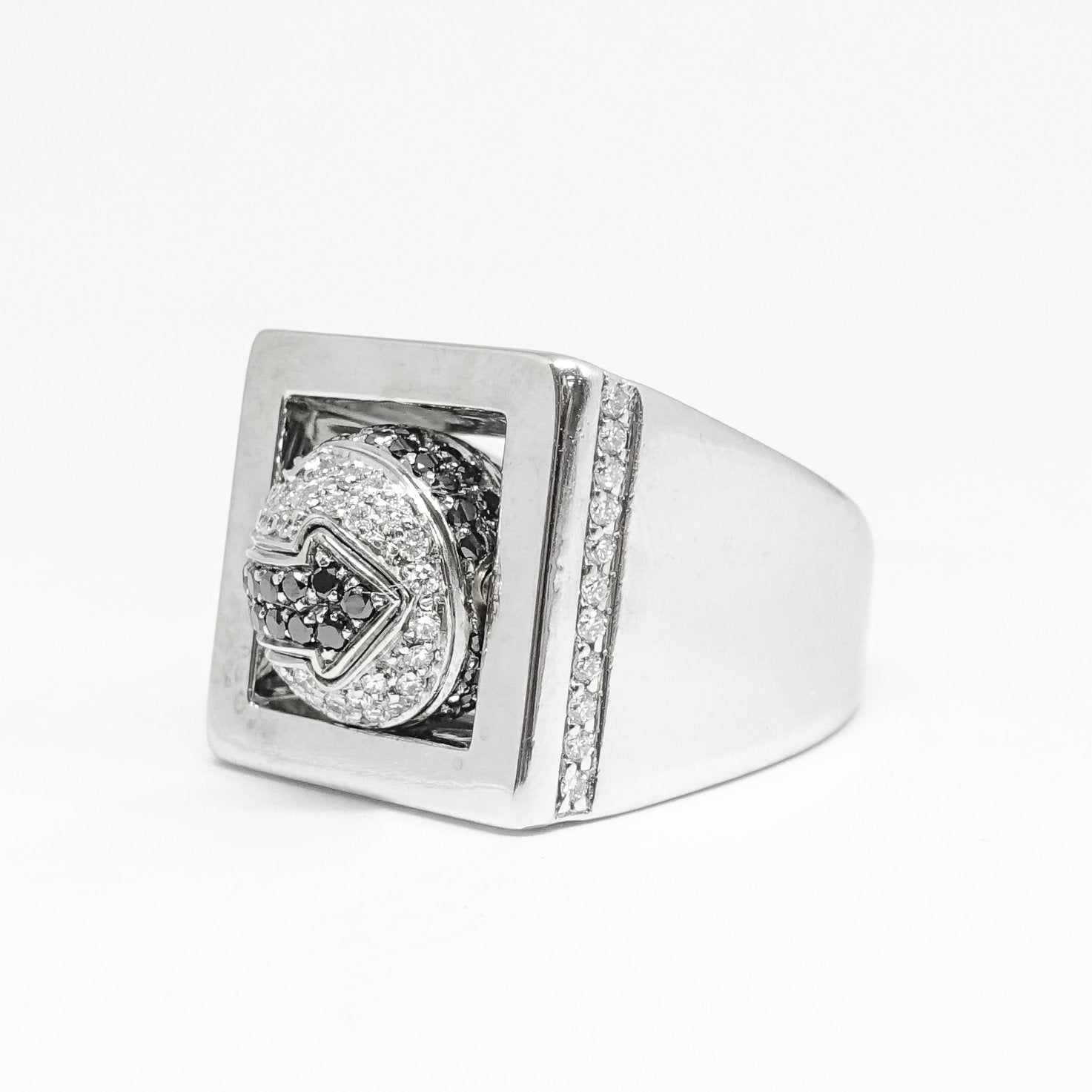 Rotating Diamond Ball Ring